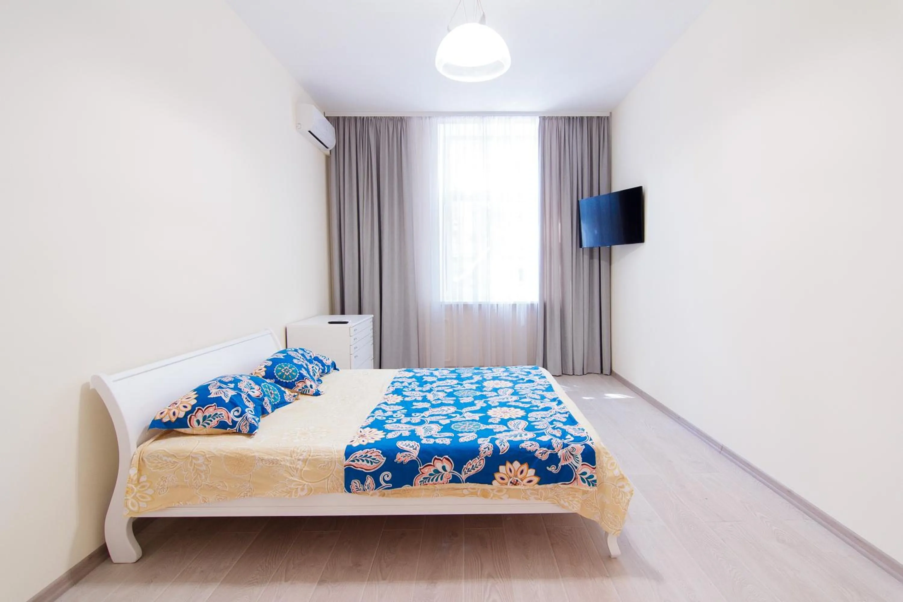Bed in Best Apartments on St. Rishelievskaya 7