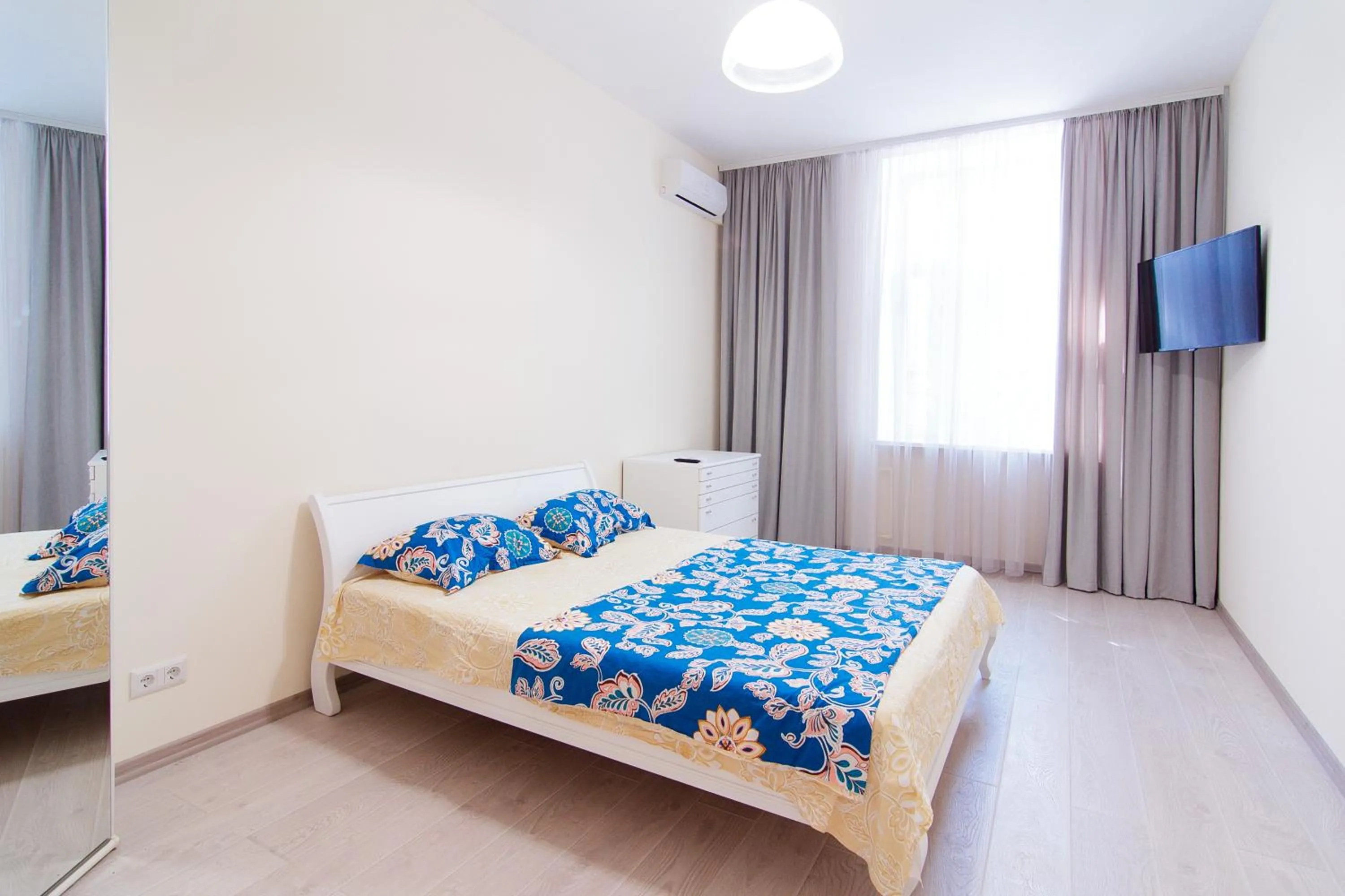 Bed in Best Apartments on St. Rishelievskaya 7