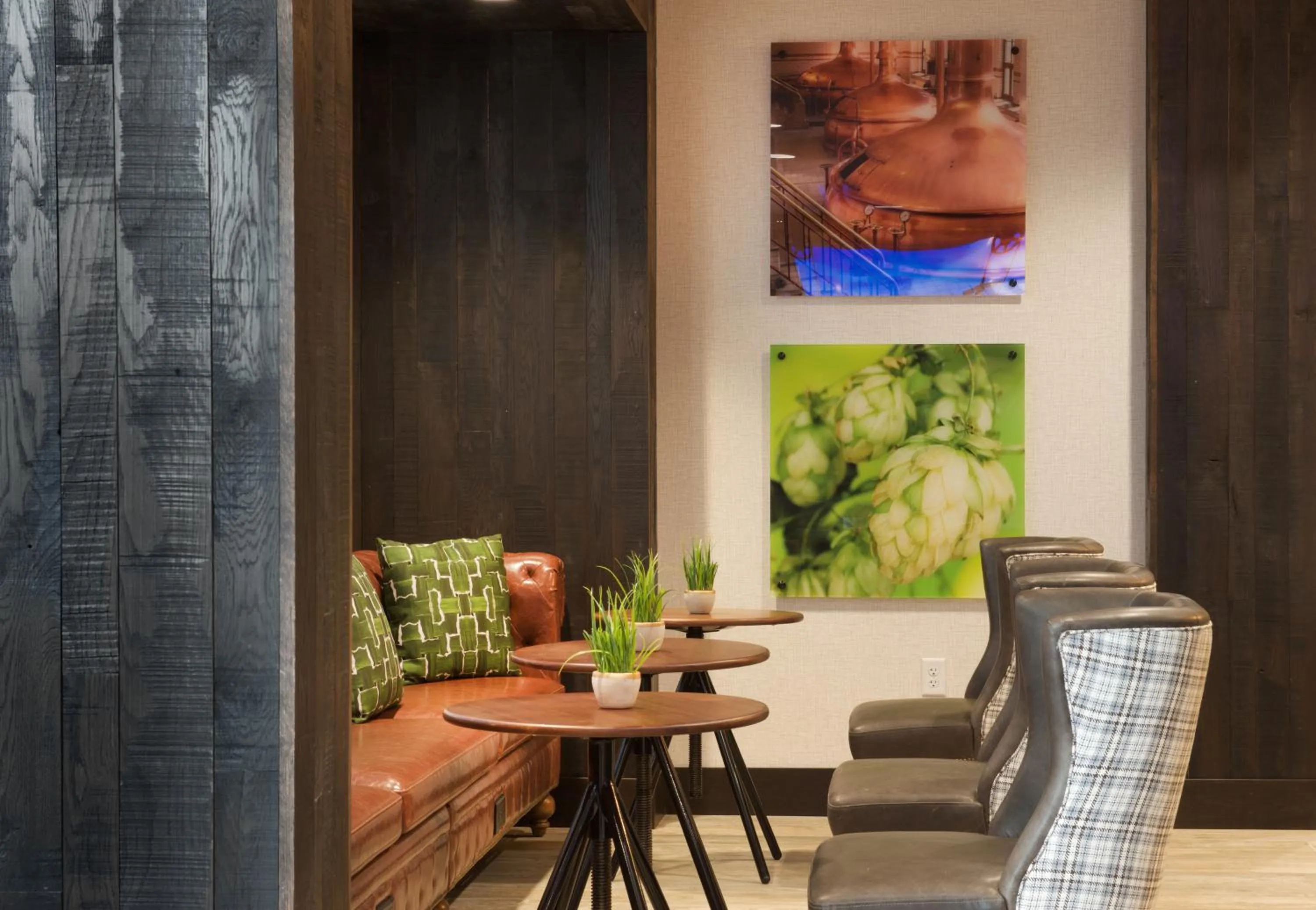 Restaurant/places to eat in SpringHill Suites by Marriott Bend