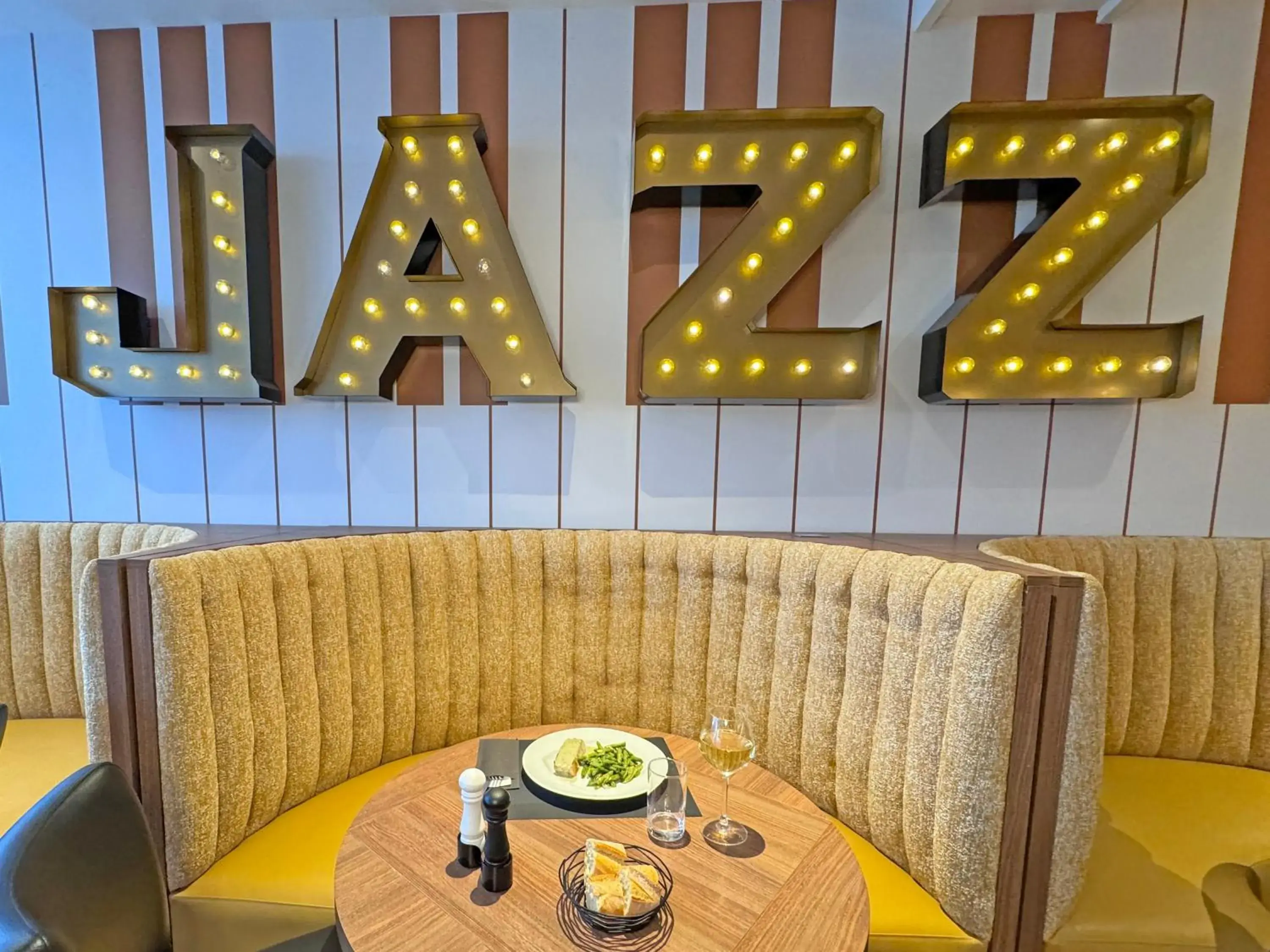 Restaurant/places to eat in Kyriad - Créteil - Bonneuil-sur-Marne Restaurant/places to eat in Kyriad - Créteil - Bonneuil-sur-Marne