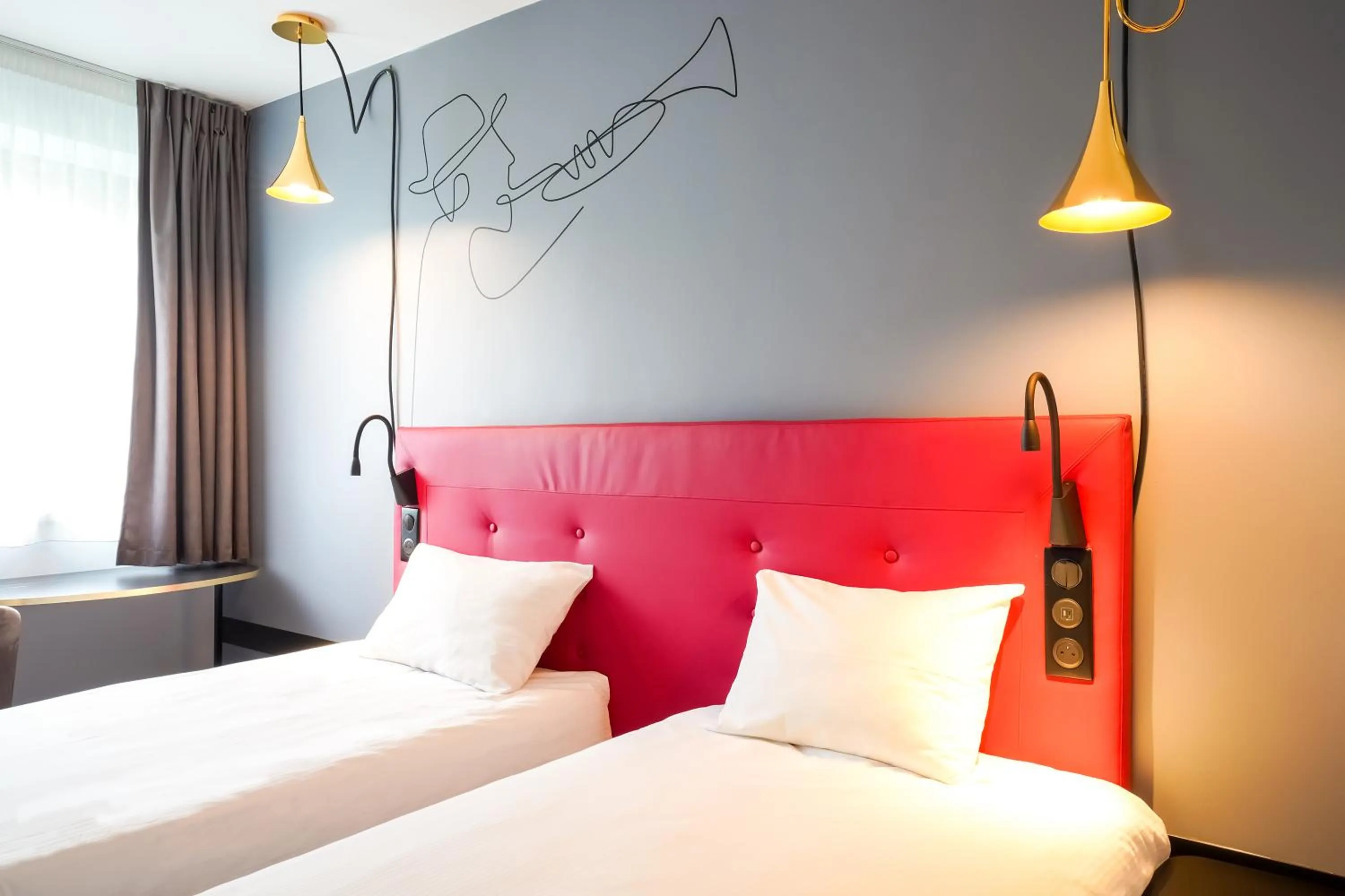 Bed in Kyriad - Créteil - Bonneuil-sur-Marne