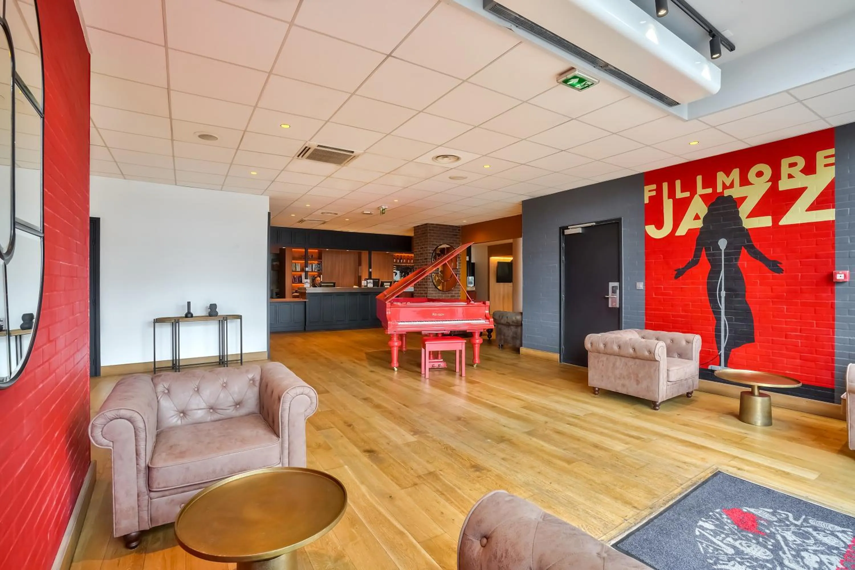 Communal lounge/ TV room in Kyriad - Créteil - Bonneuil-sur-Marne