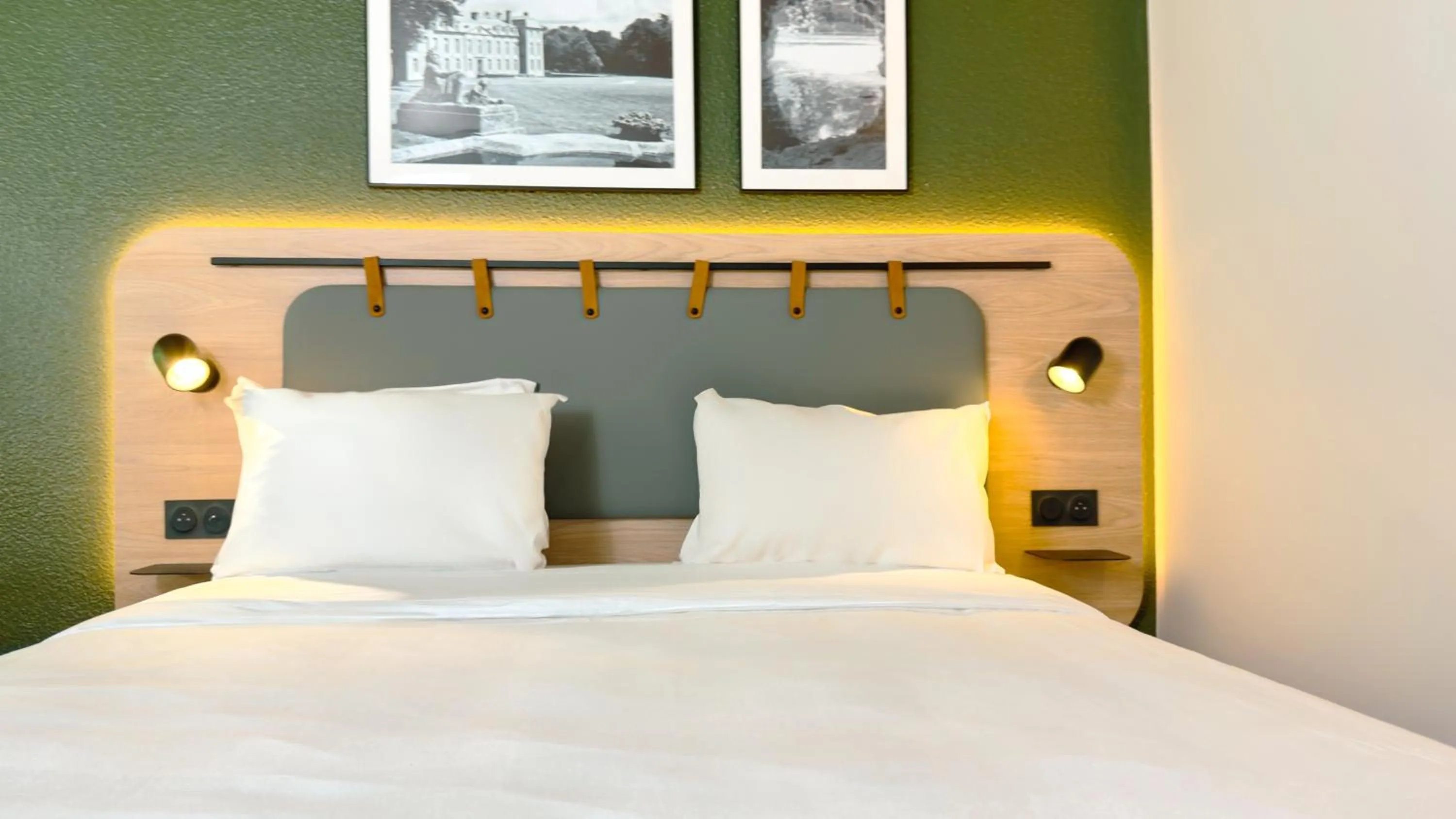 Bedroom, Bed in Campanile Epinay sur Orge Savigny Sur Orge