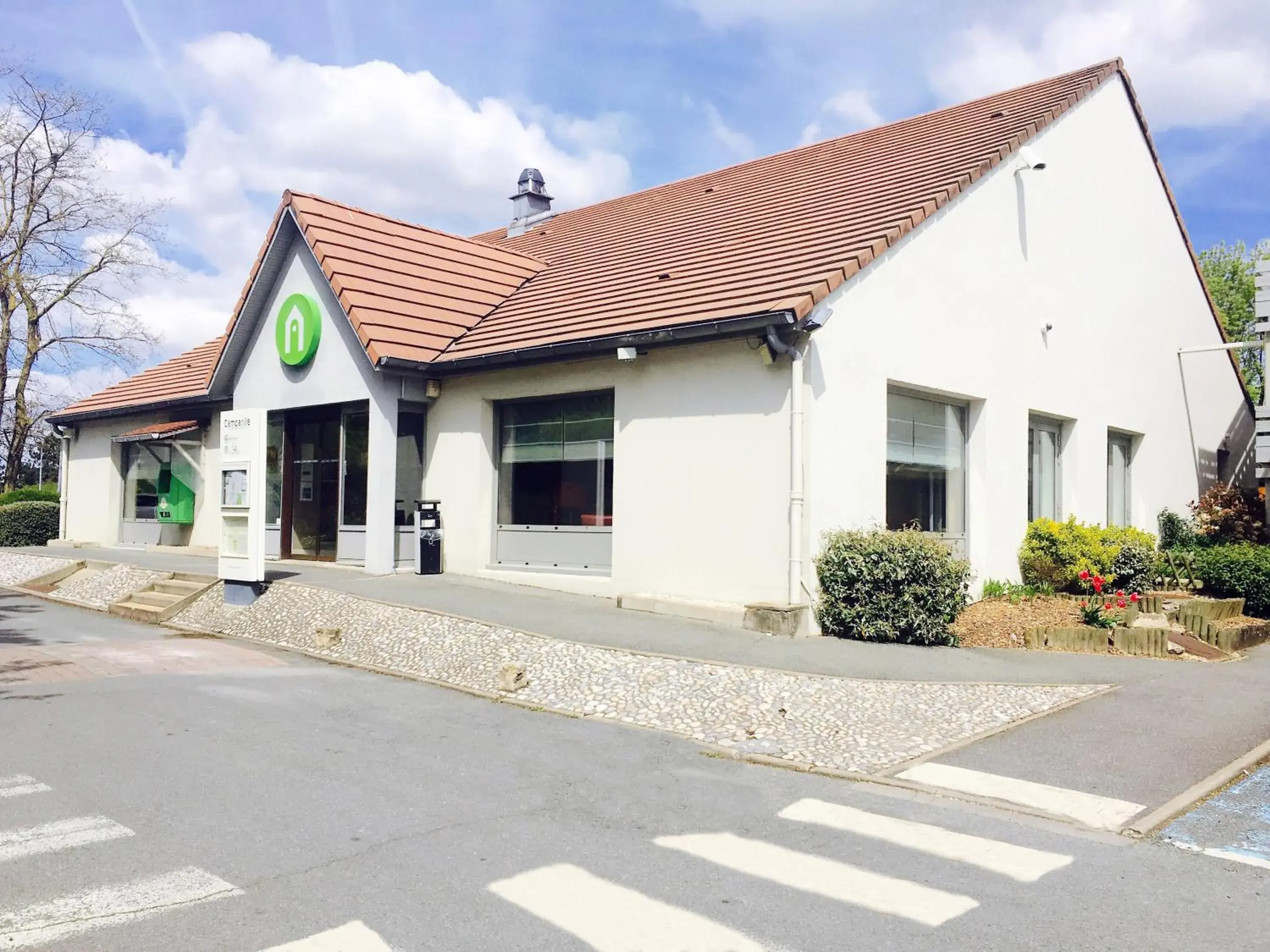 Property building in Campanile Villejust - za Courtaboeuf Property building in Campanile Villejust - za Courtaboeuf