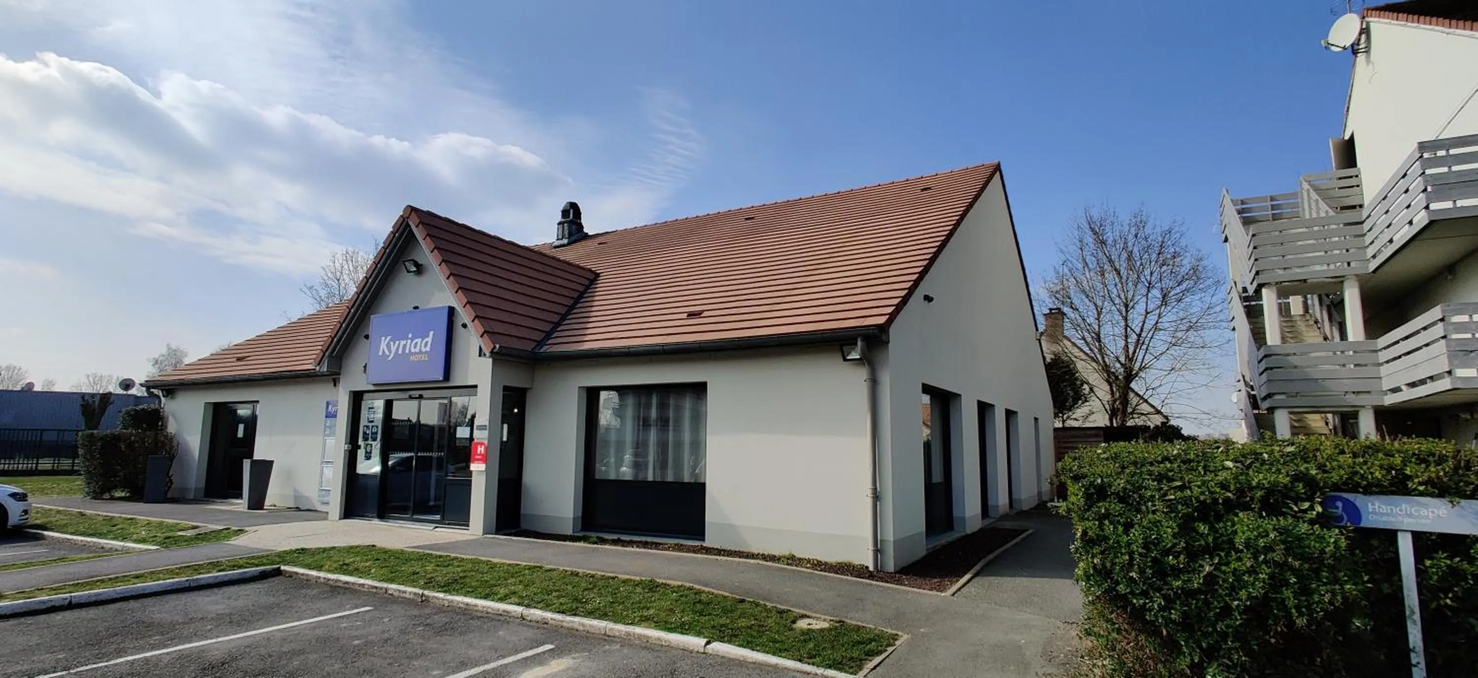 Lobby or reception in Kyriad Fontenay - Trésigny