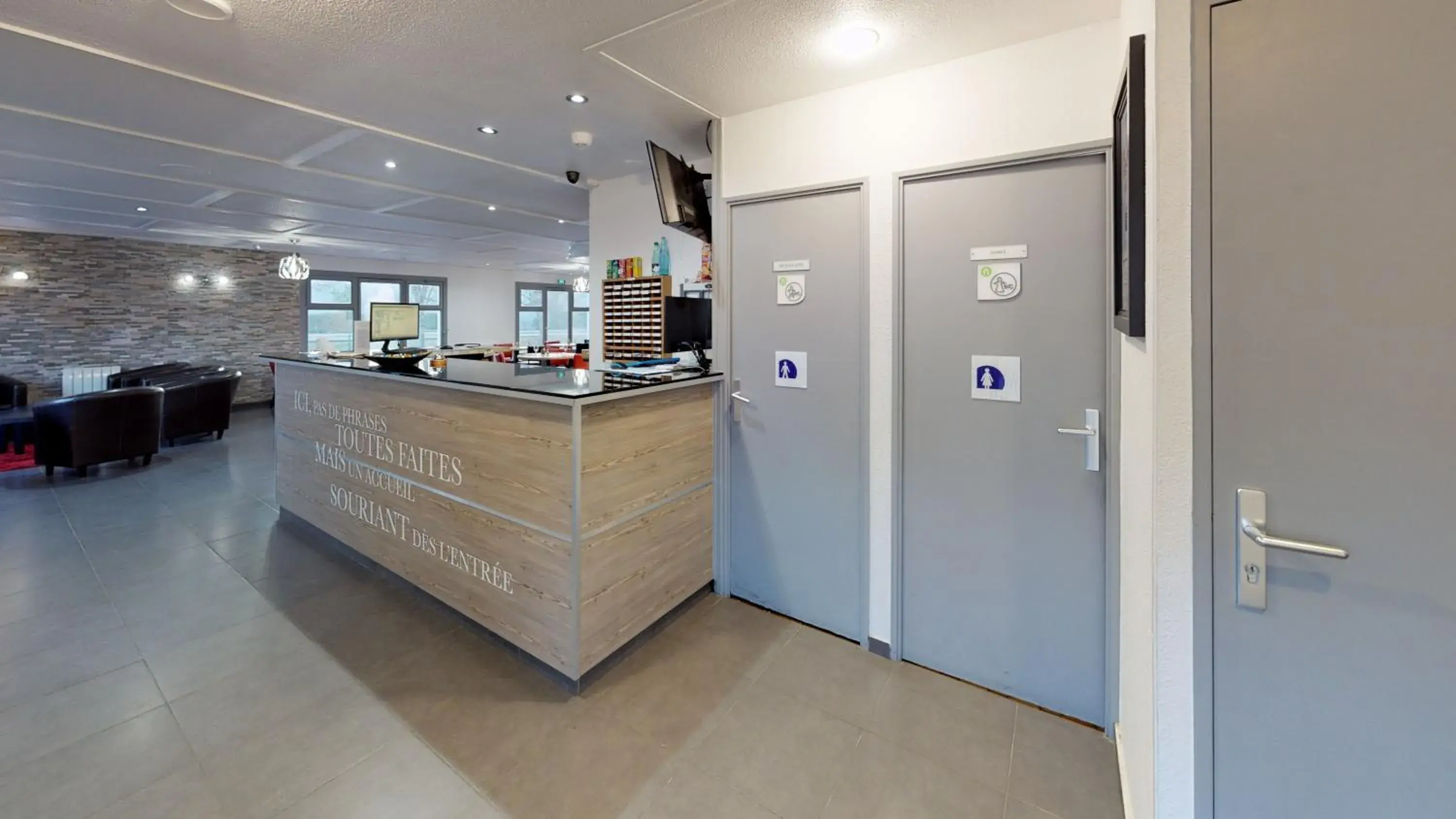 Lobby or reception in Kyriad Fontenay - Trésigny Lobby or reception in Kyriad Fontenay - Trésigny