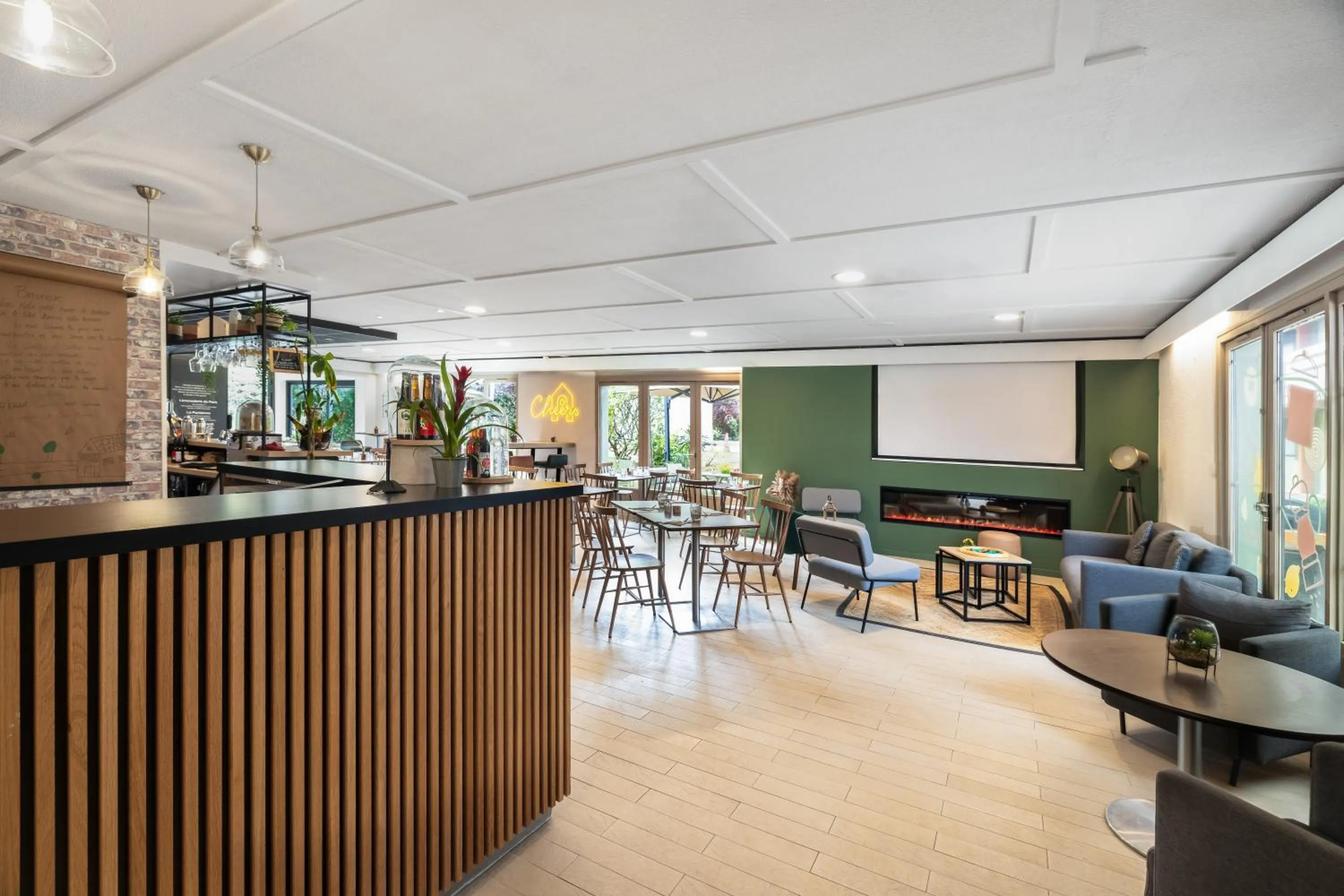 Lobby or reception in Campanile NATURE - Meaux