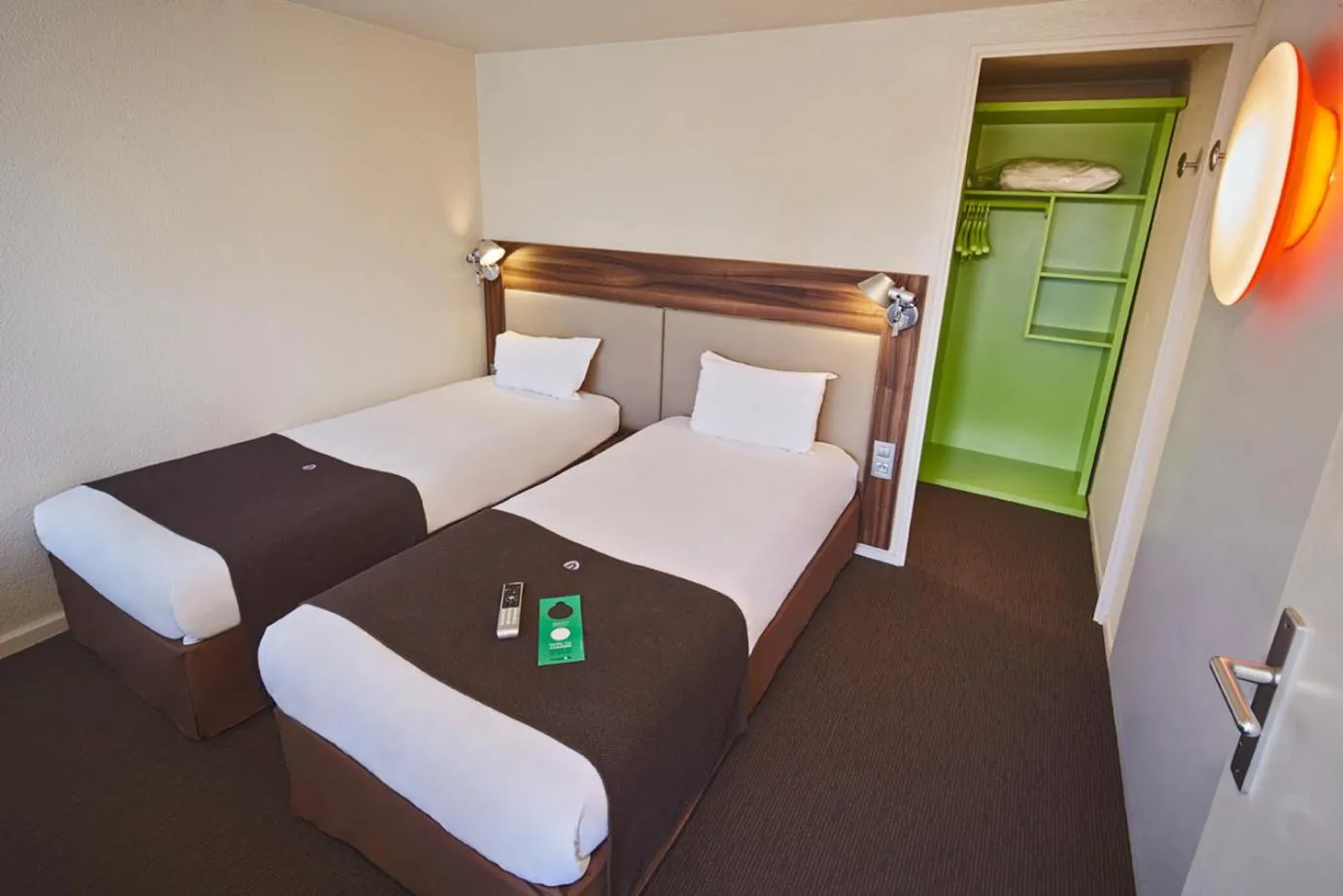 Bed in Campanile Melun Sénart