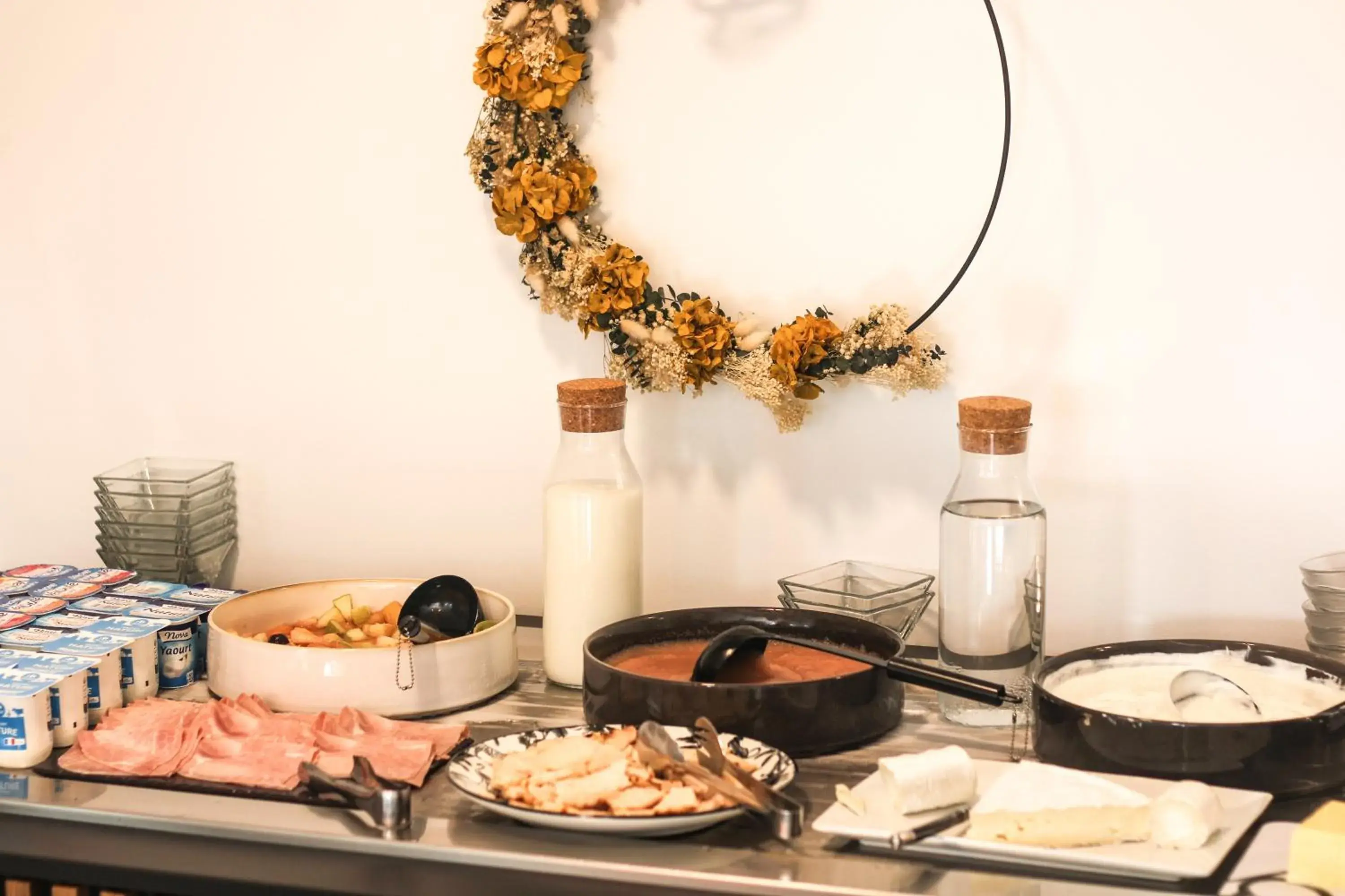 Buffet breakfast in Campanile Melun Sénart Buffet breakfast in Campanile Melun Sénart