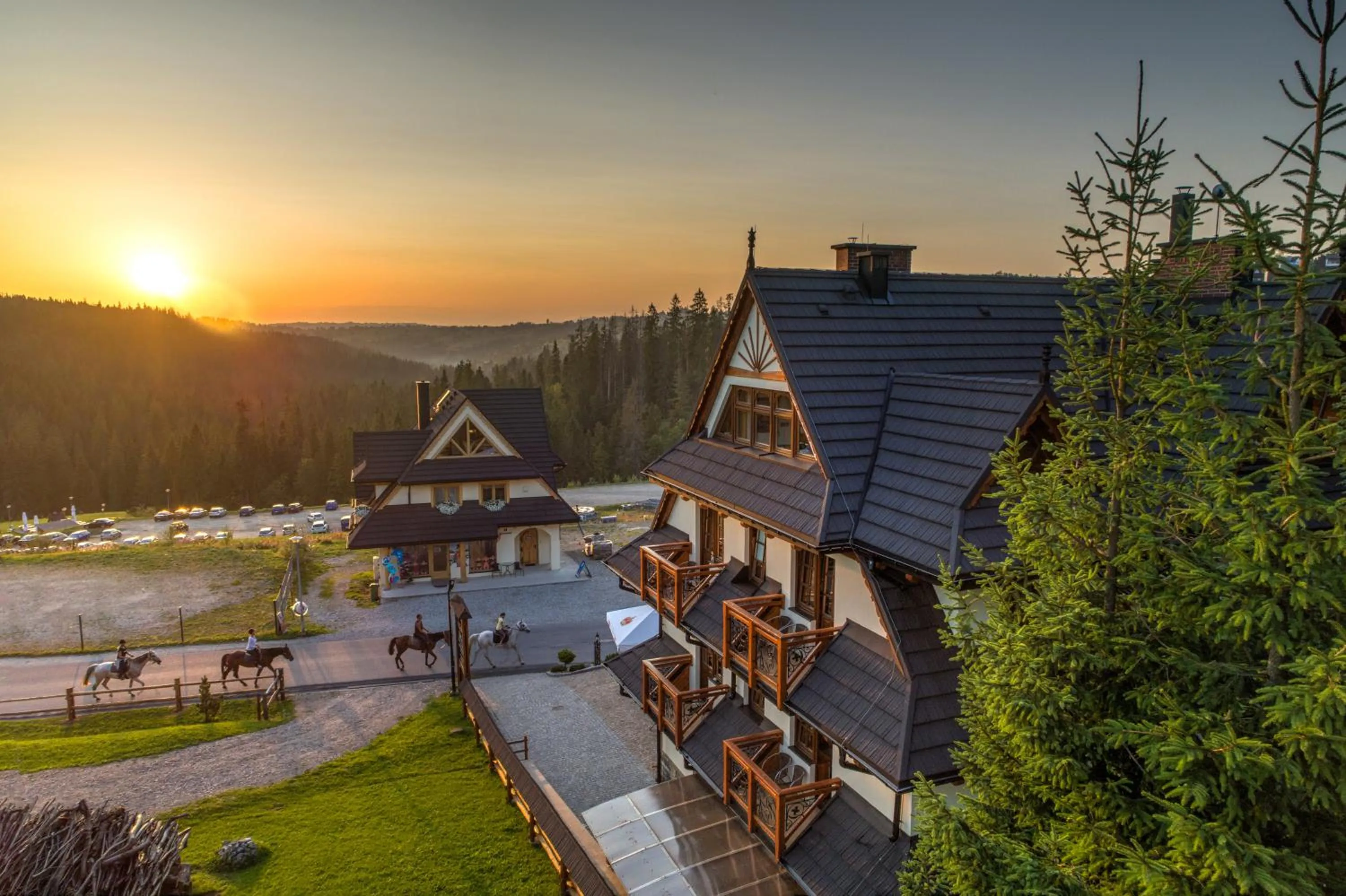 Garden view in Willa Pod Miedzą 200 m do Term
