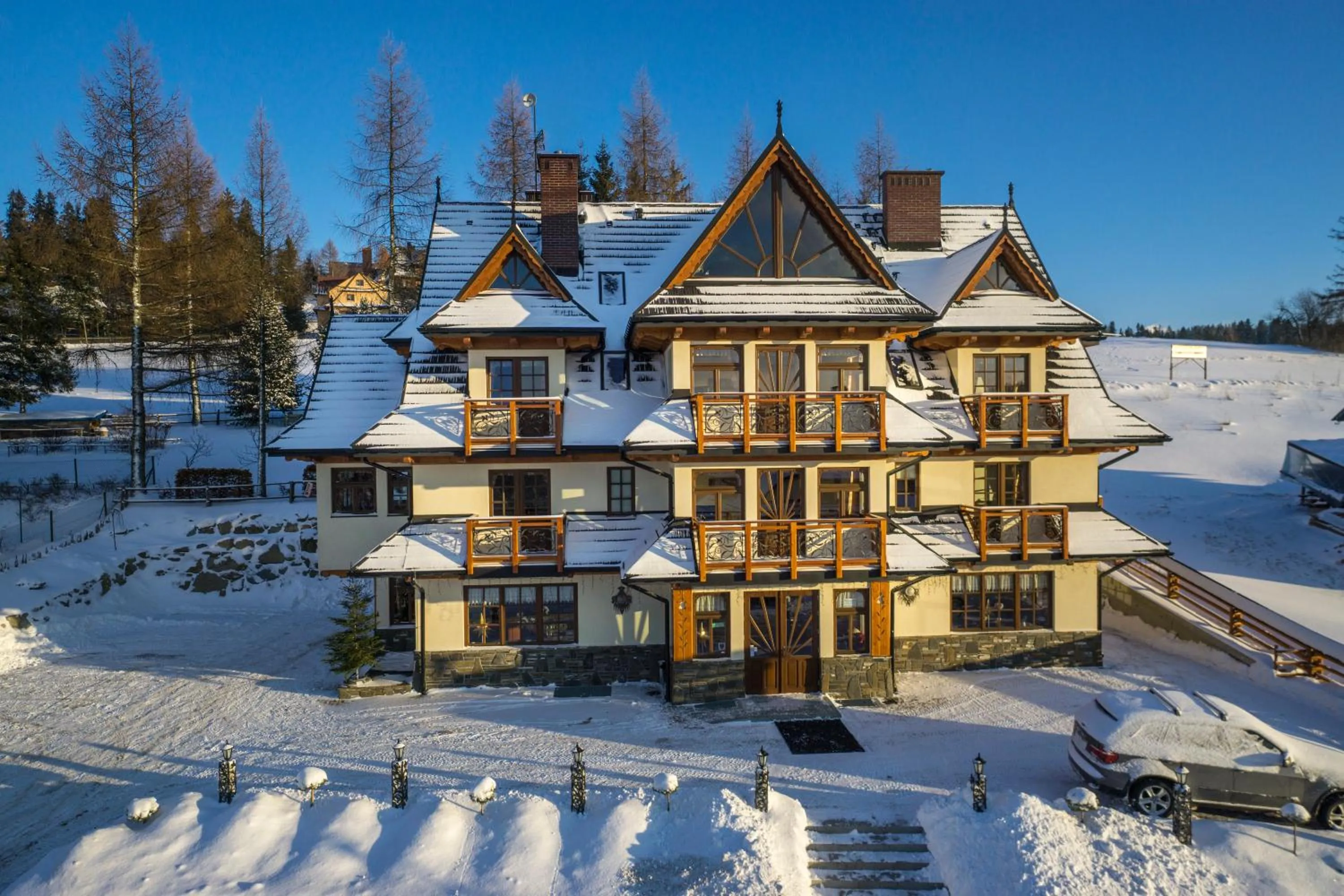 Property building in Willa Pod Miedzą 200 m do Term