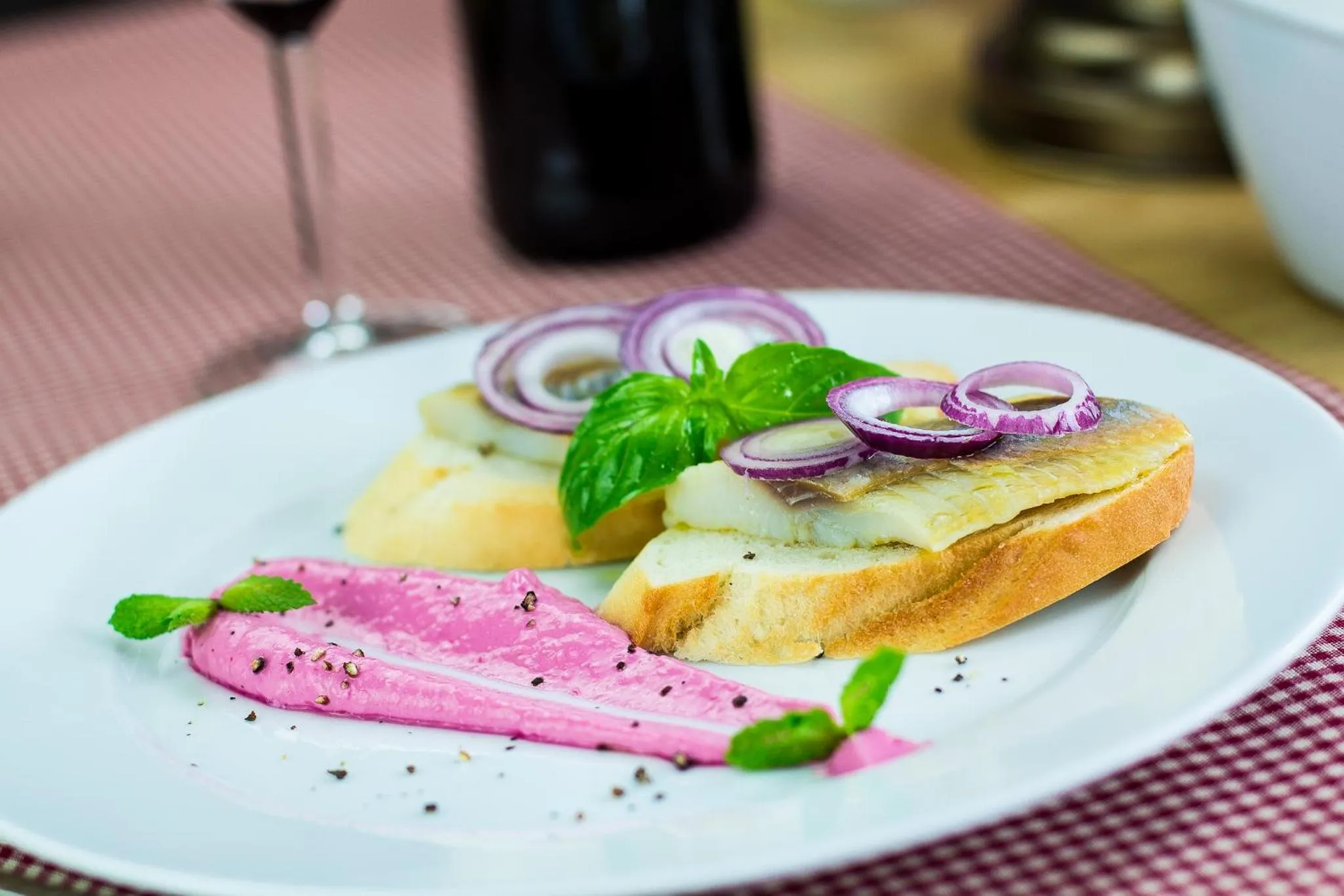 Restaurant/places to eat in Willa Pod Miedzą 200 m do Term