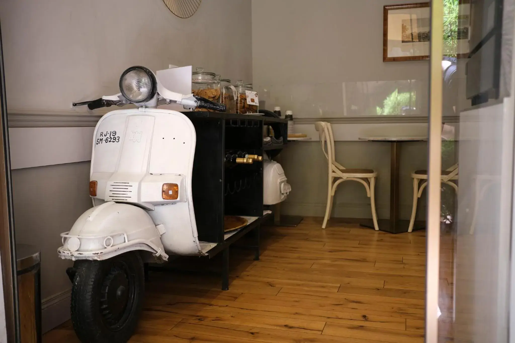 Food and drinks in Charme Spagna Boutique Hotel Food and drinks in Charme Spagna Boutique Hotel