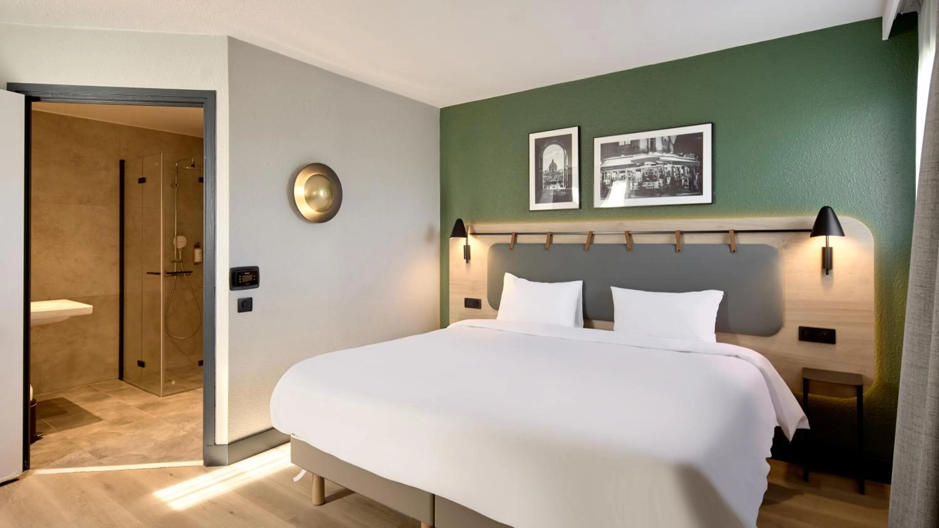 Bed in Campanile Paris Ouest - Nanterre - La Défense