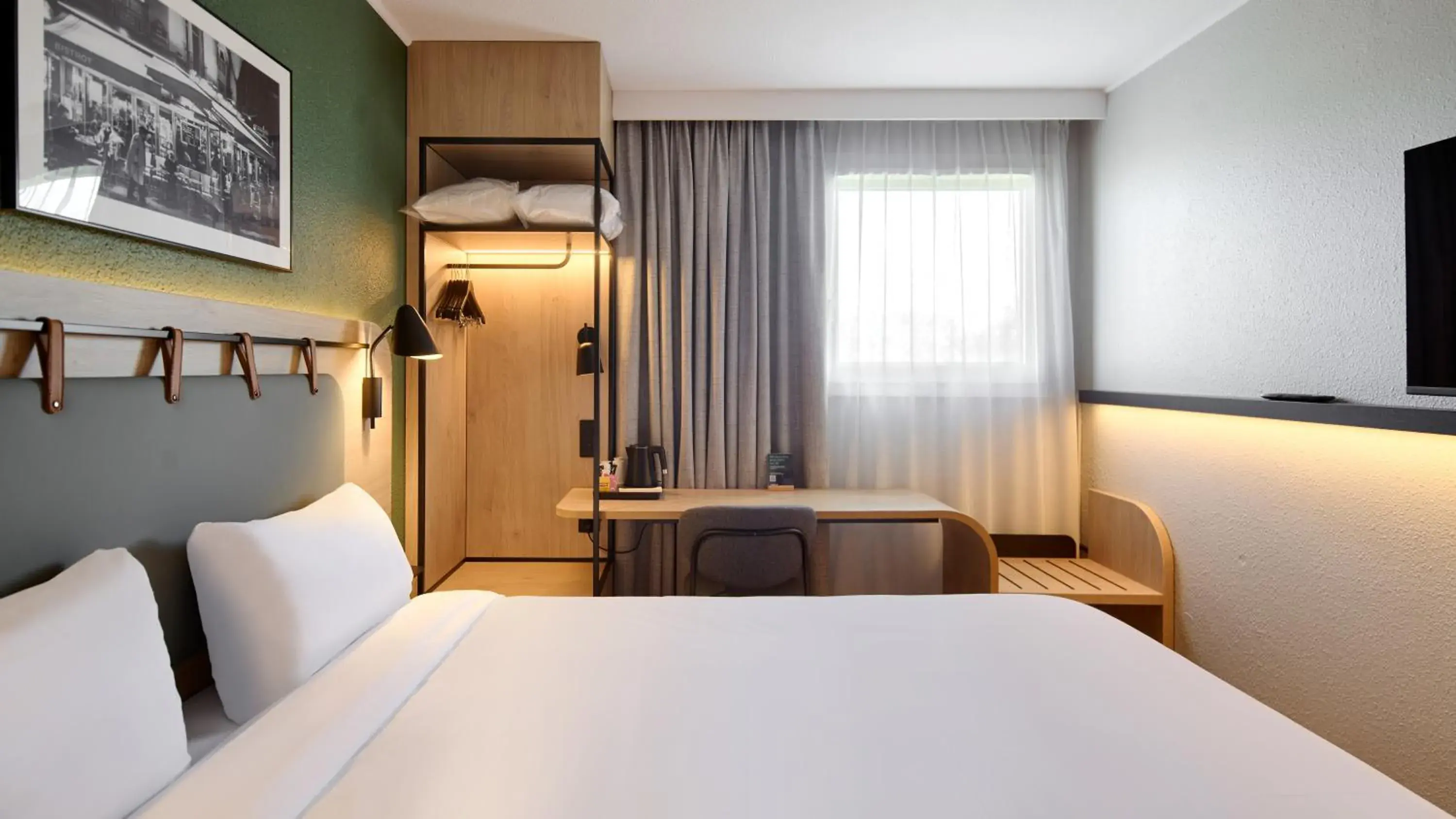 Bed in Campanile Paris Ouest - Nanterre - La Défense Bed in Campanile Paris Ouest - Nanterre - La Défense