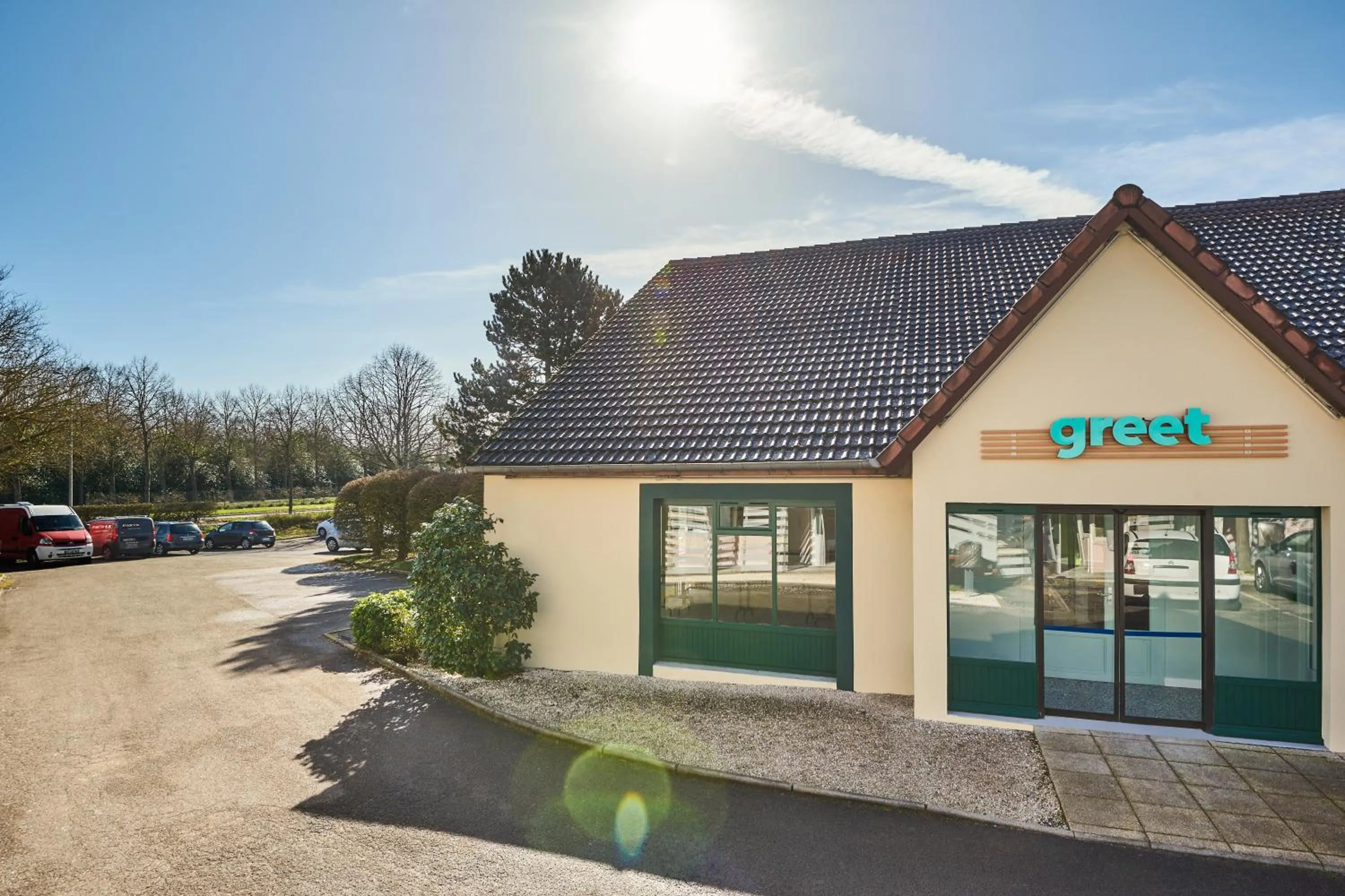 Property building in Greet Hotel Versailles - Voisins Le Bretonneux