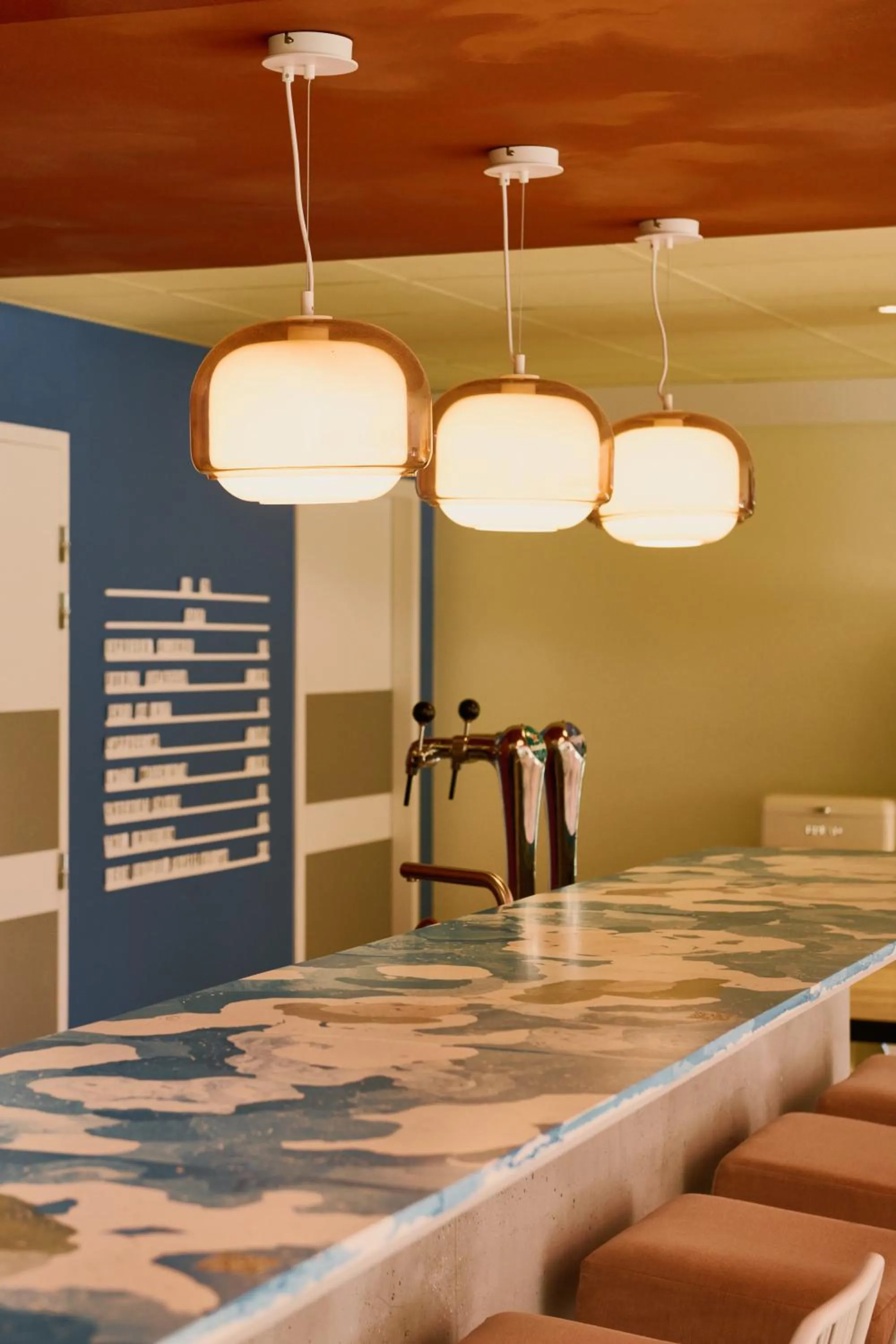 Lounge or bar in Greet Hotel Versailles - Voisins Le Bretonneux