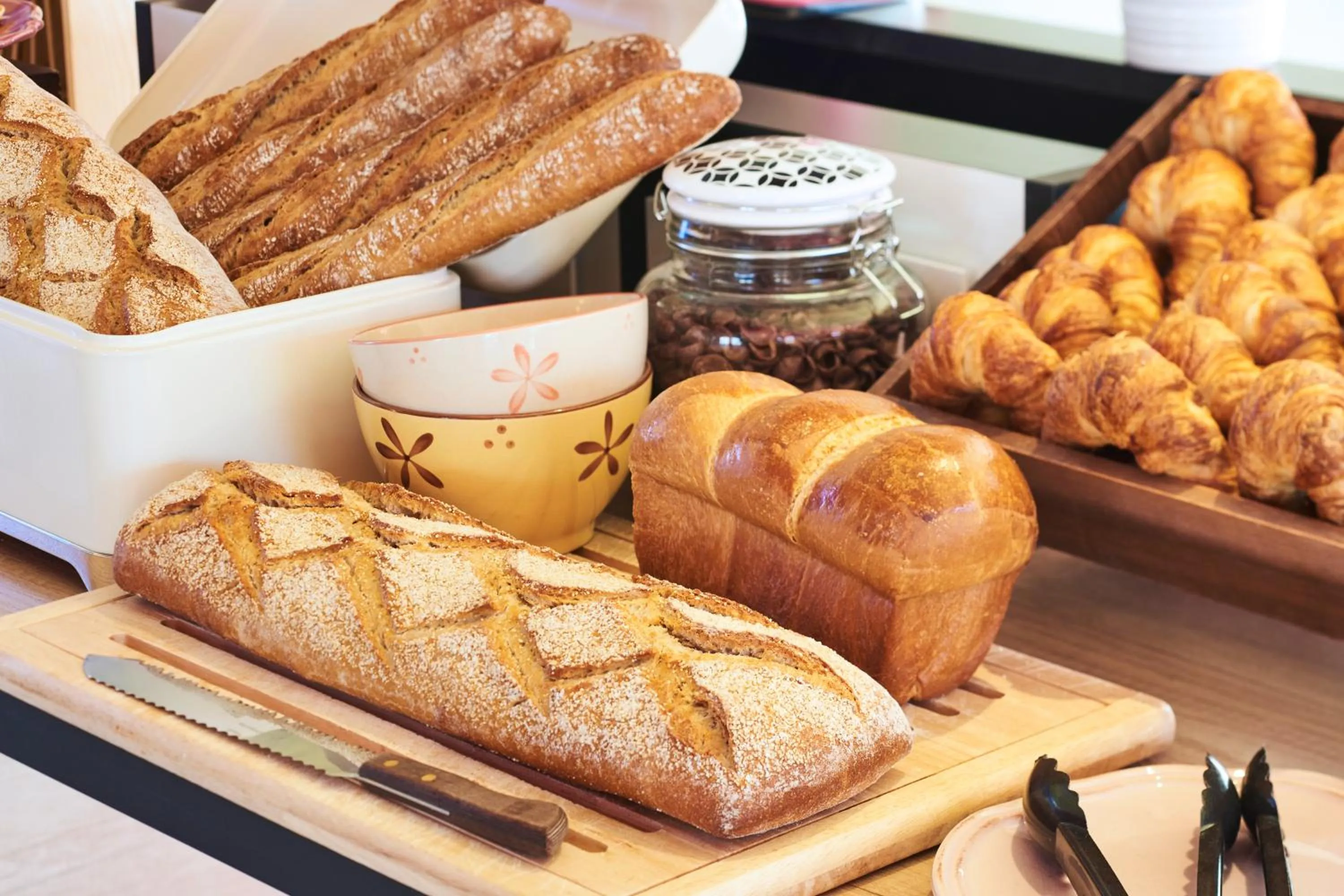 Food in Greet Hotel Versailles - Voisins Le Bretonneux