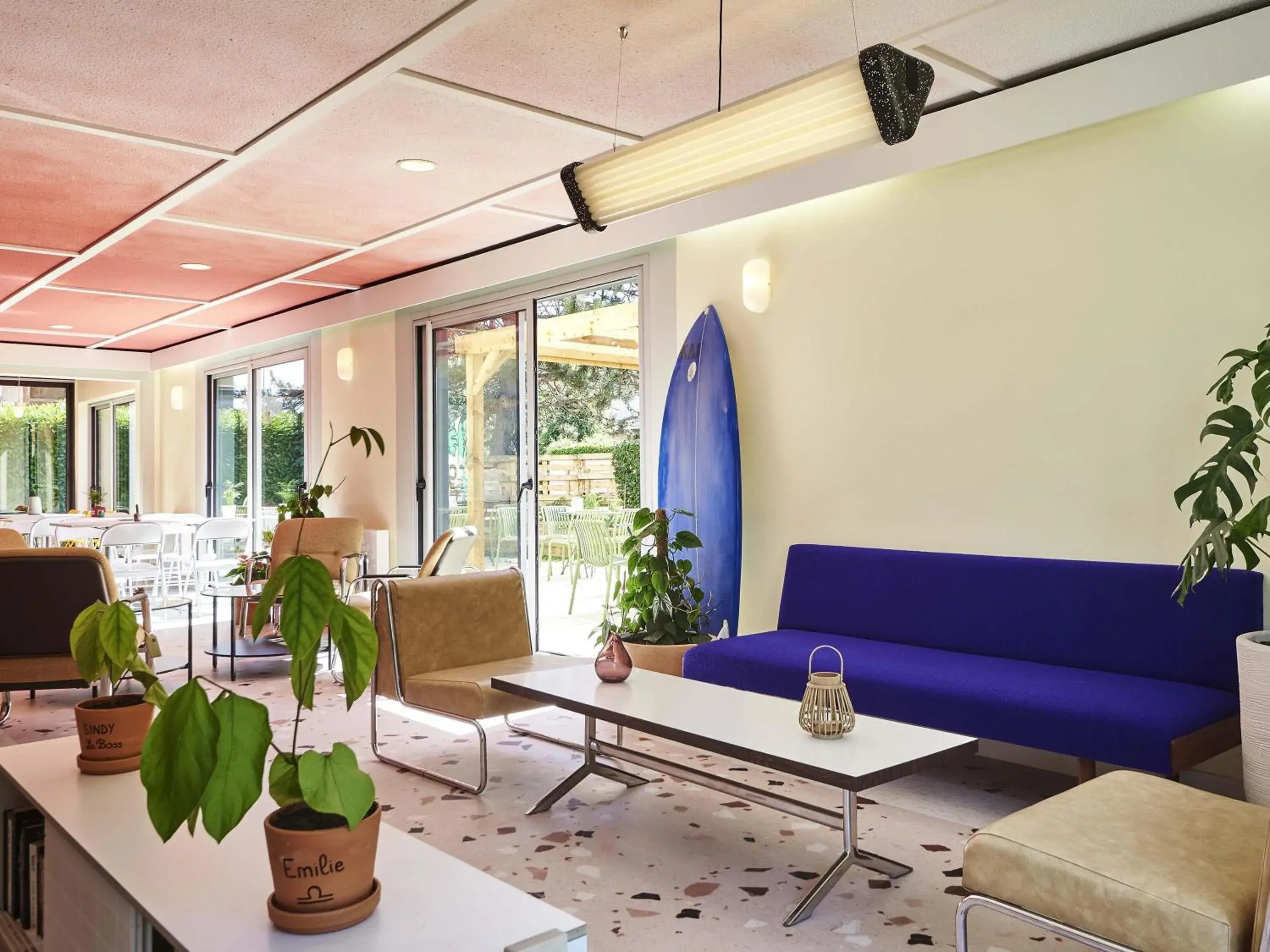 Property building in Greet Hotel Versailles - Voisins Le Bretonneux Property building in Greet Hotel Versailles - Voisins Le Bretonneux