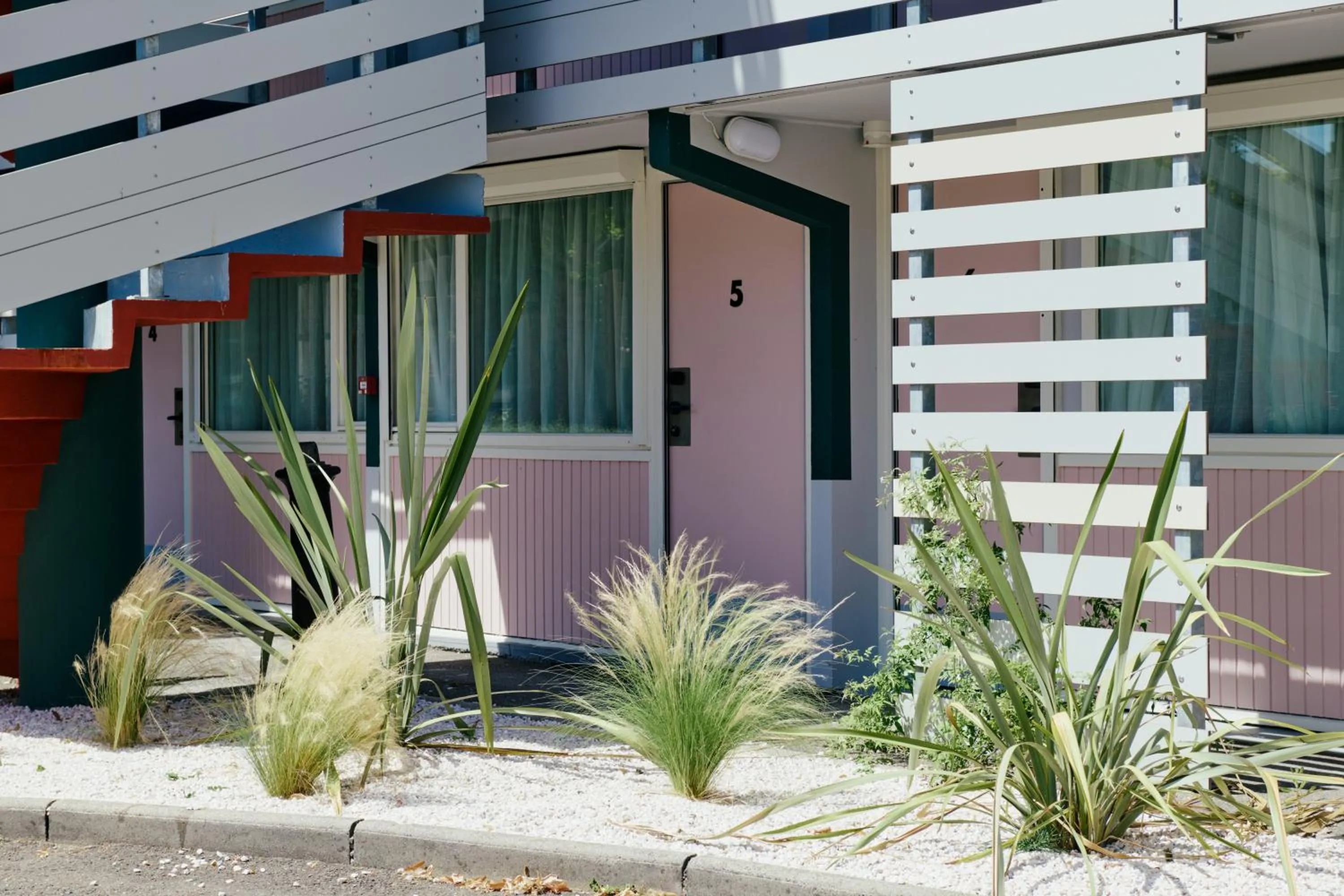 Property building in Greet Hotel Versailles - Voisins Le Bretonneux