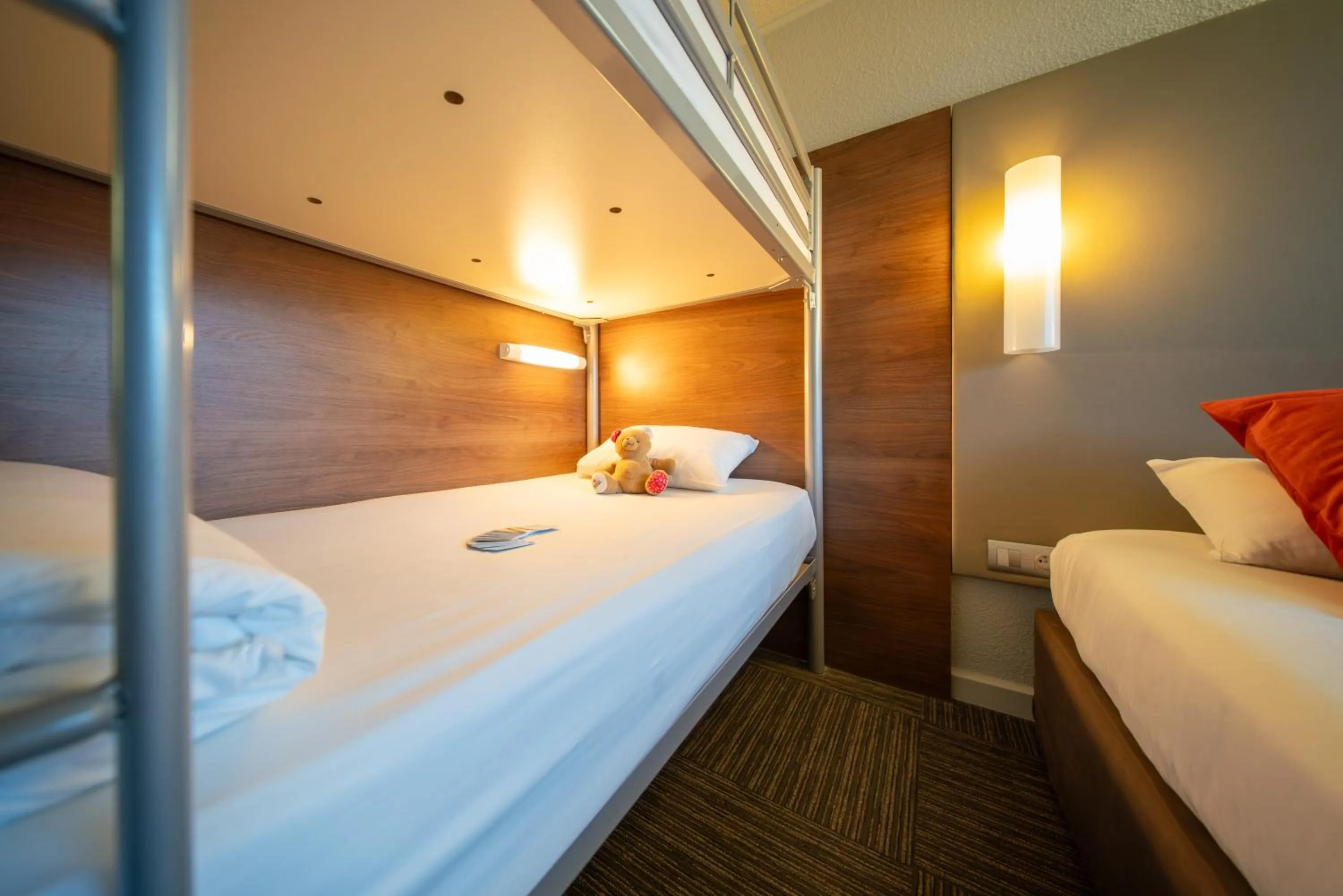 Bed in Ampaline HOTEL - Perigueux Boulazac