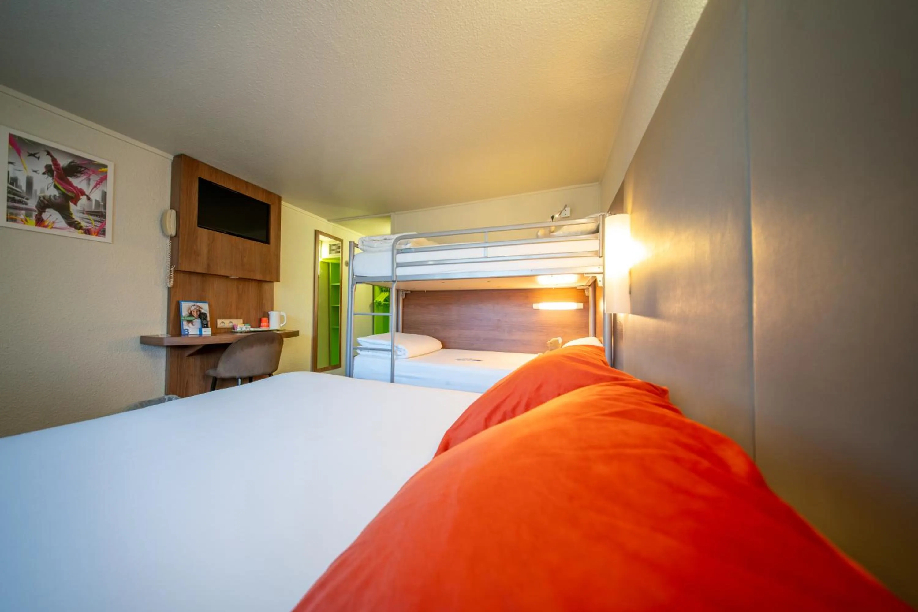 Bed in Ampaline HOTEL - Perigueux Boulazac