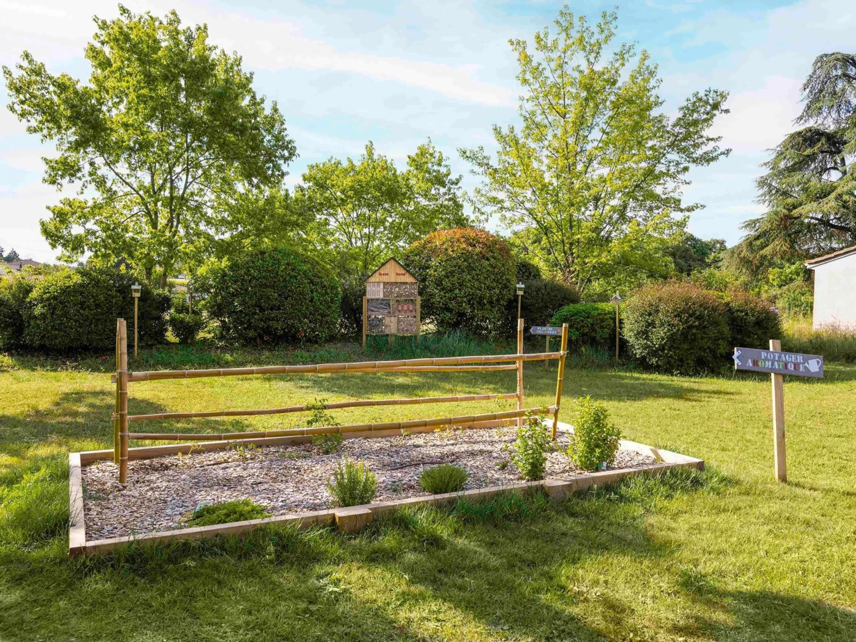 Property building in greet hôtel Angoulême