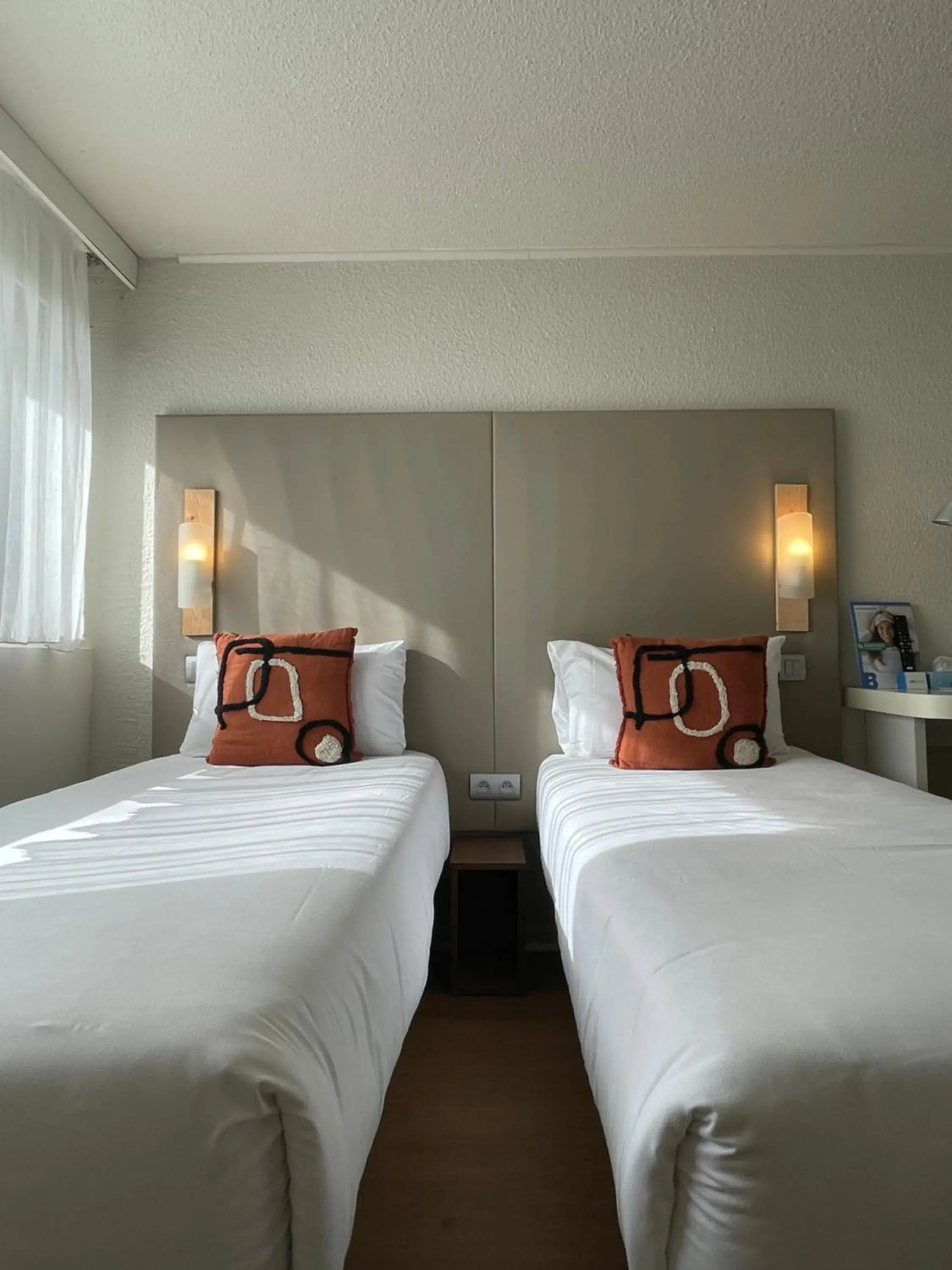 Comfort Twin Room in Brit Hotel Quimper Sud Comfort Twin Room in Brit Hotel Quimper Sud