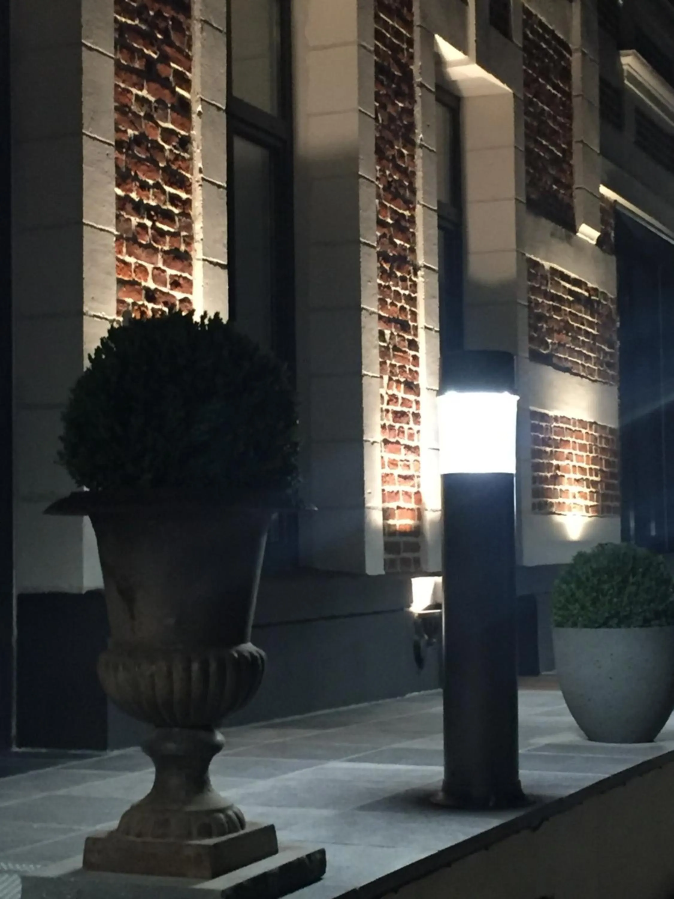 Facade/entrance in Le Dome