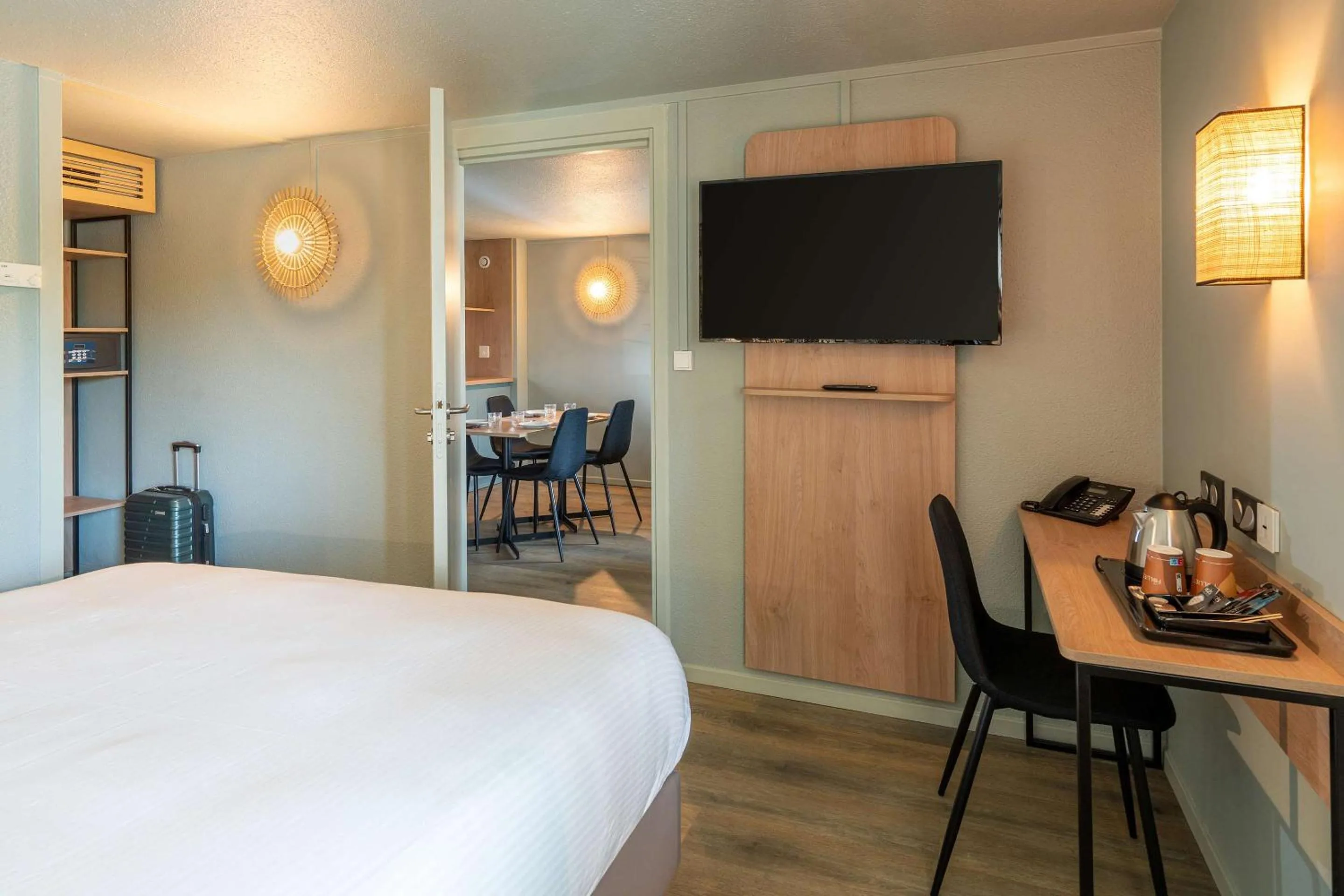 Photo of the whole room, Bed in Sure Hotel by Best Western Rochefort-sur-Mer