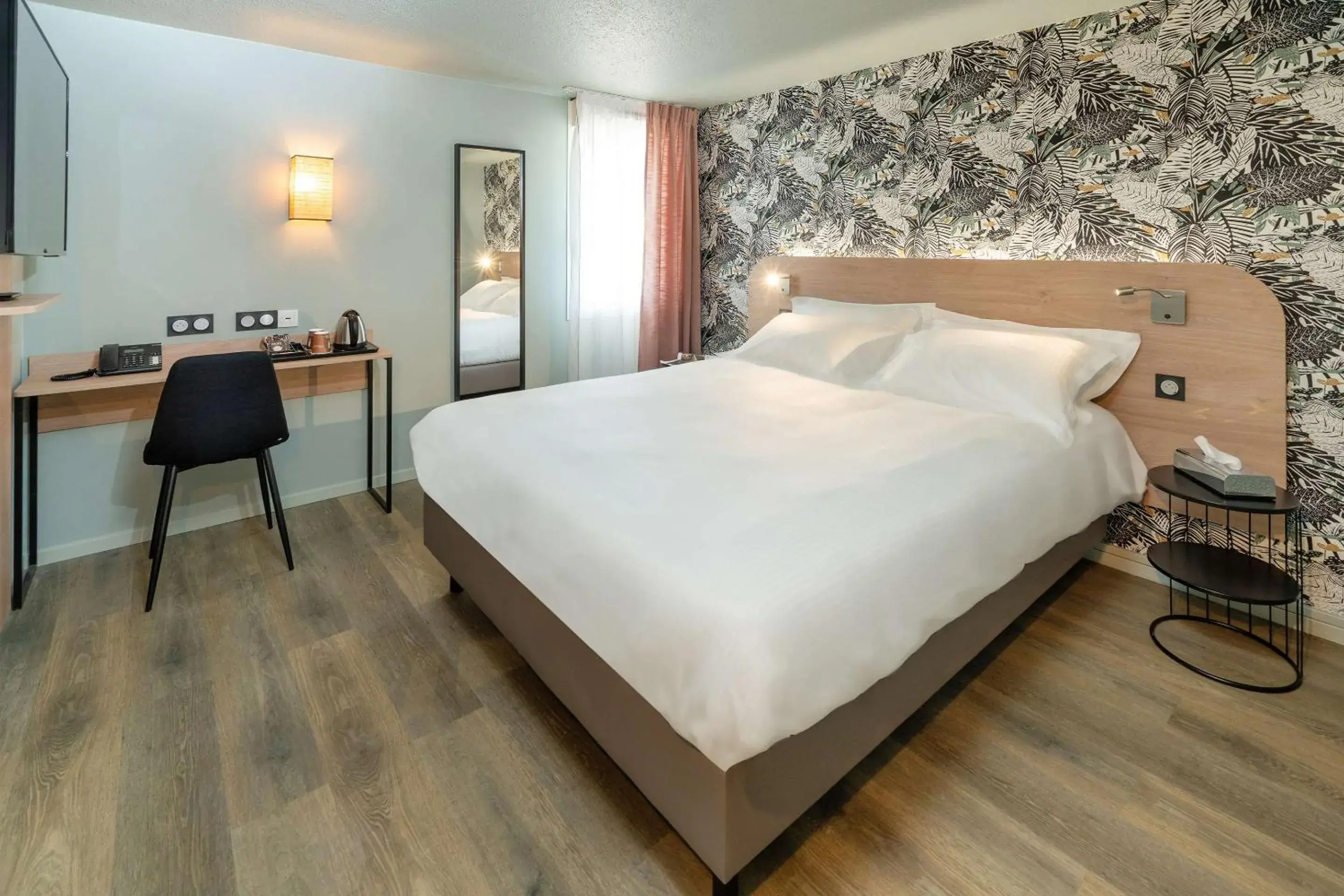 Bed in Sure Hotel by Best Western Rochefort-sur-Mer Bed in Sure Hotel by Best Western Rochefort-sur-Mer