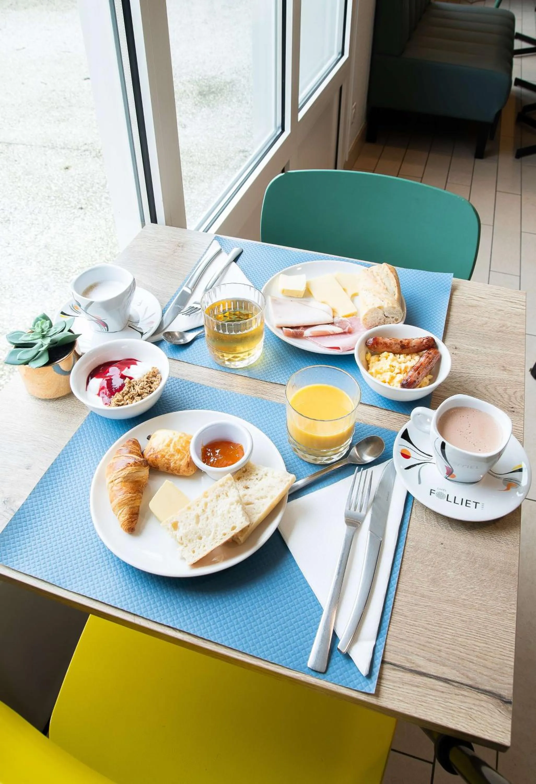 Breakfast in Sure Hotel by Best Western Rochefort-sur-Mer