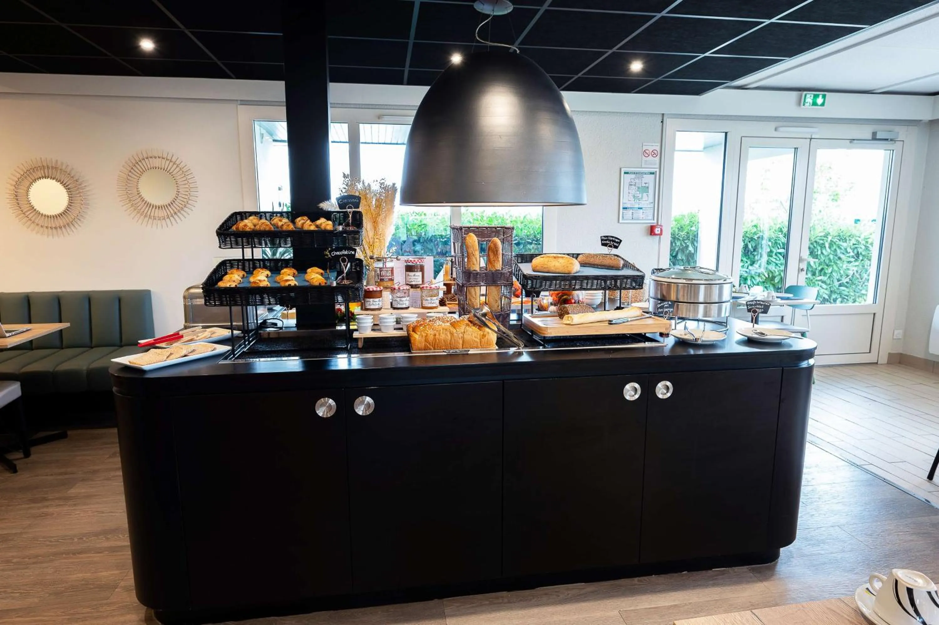 Breakfast in Sure Hotel by Best Western Rochefort-sur-Mer
