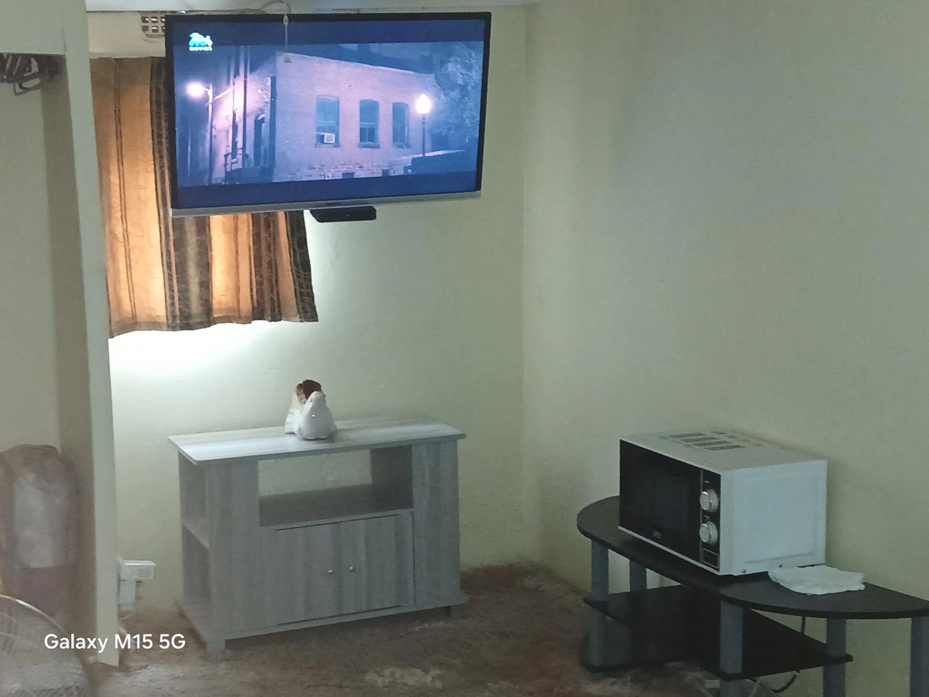 Furnished self-catering guest wing