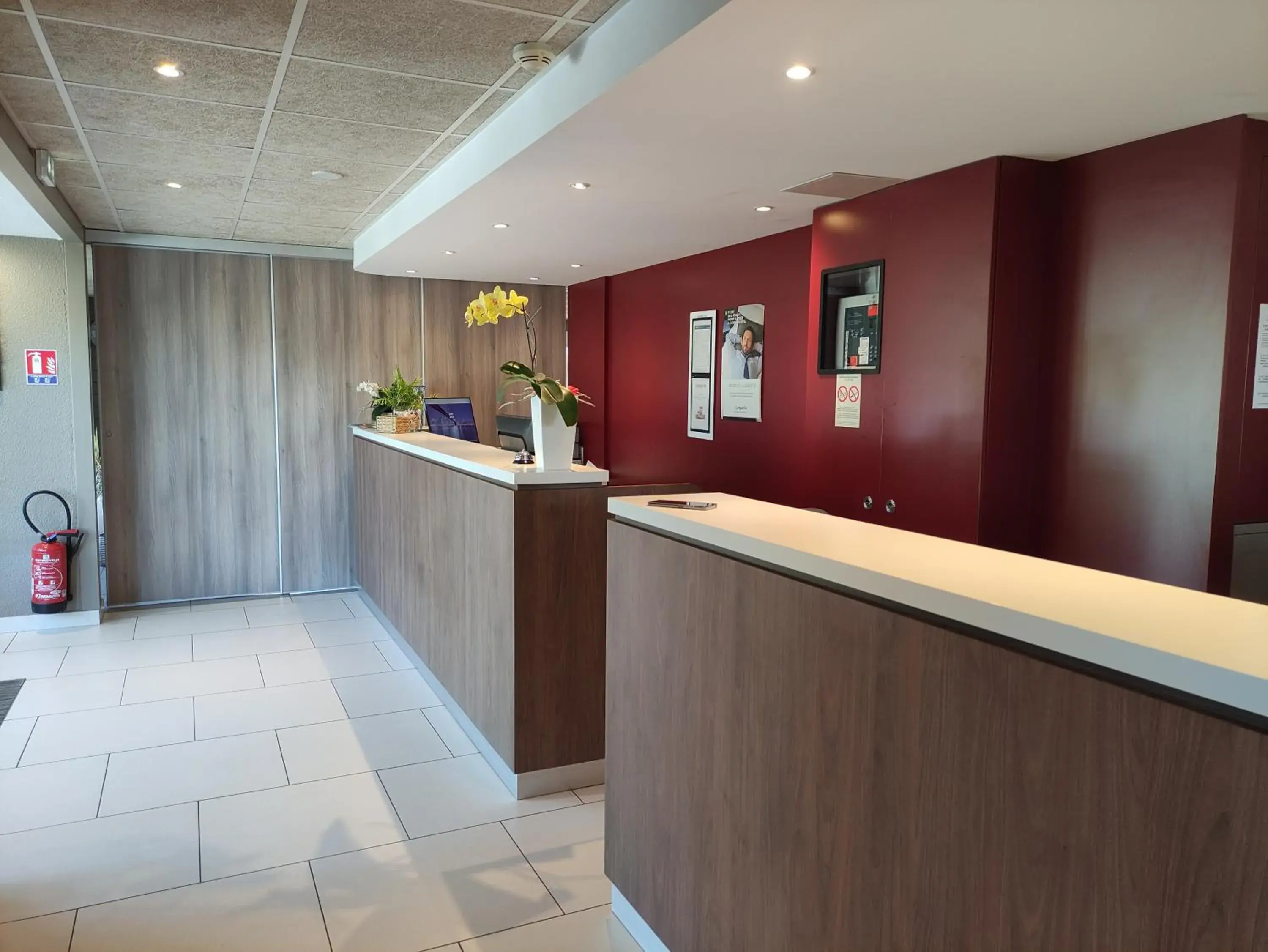 Lobby or reception in Campanile Sablé-Sur-Sarthe Vion Lobby or reception in Campanile Sablé-Sur-Sarthe Vion