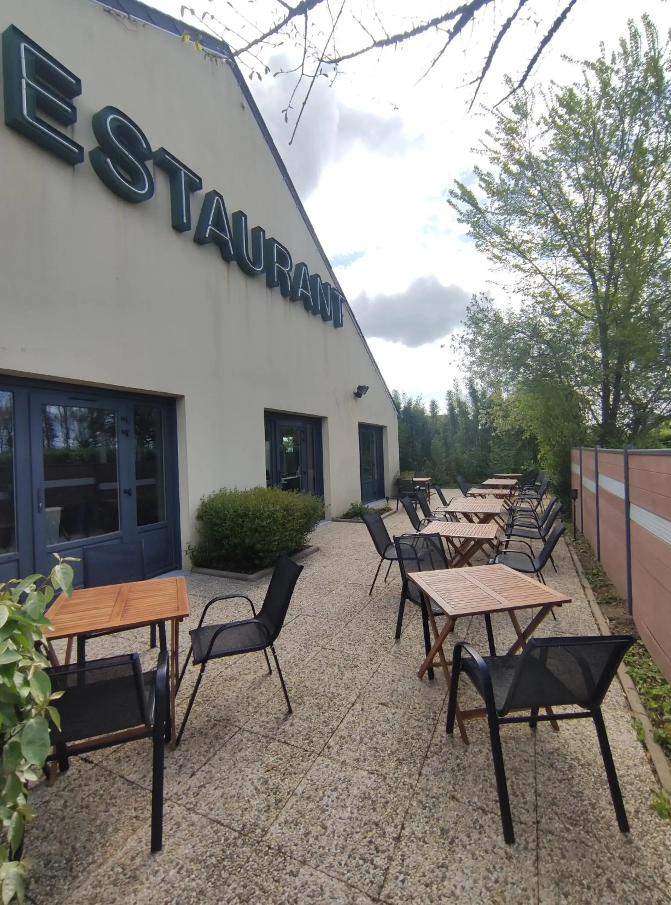 Restaurant/places to eat in Campanile Sablé-Sur-Sarthe Vion Restaurant/places to eat in Campanile Sablé-Sur-Sarthe Vion