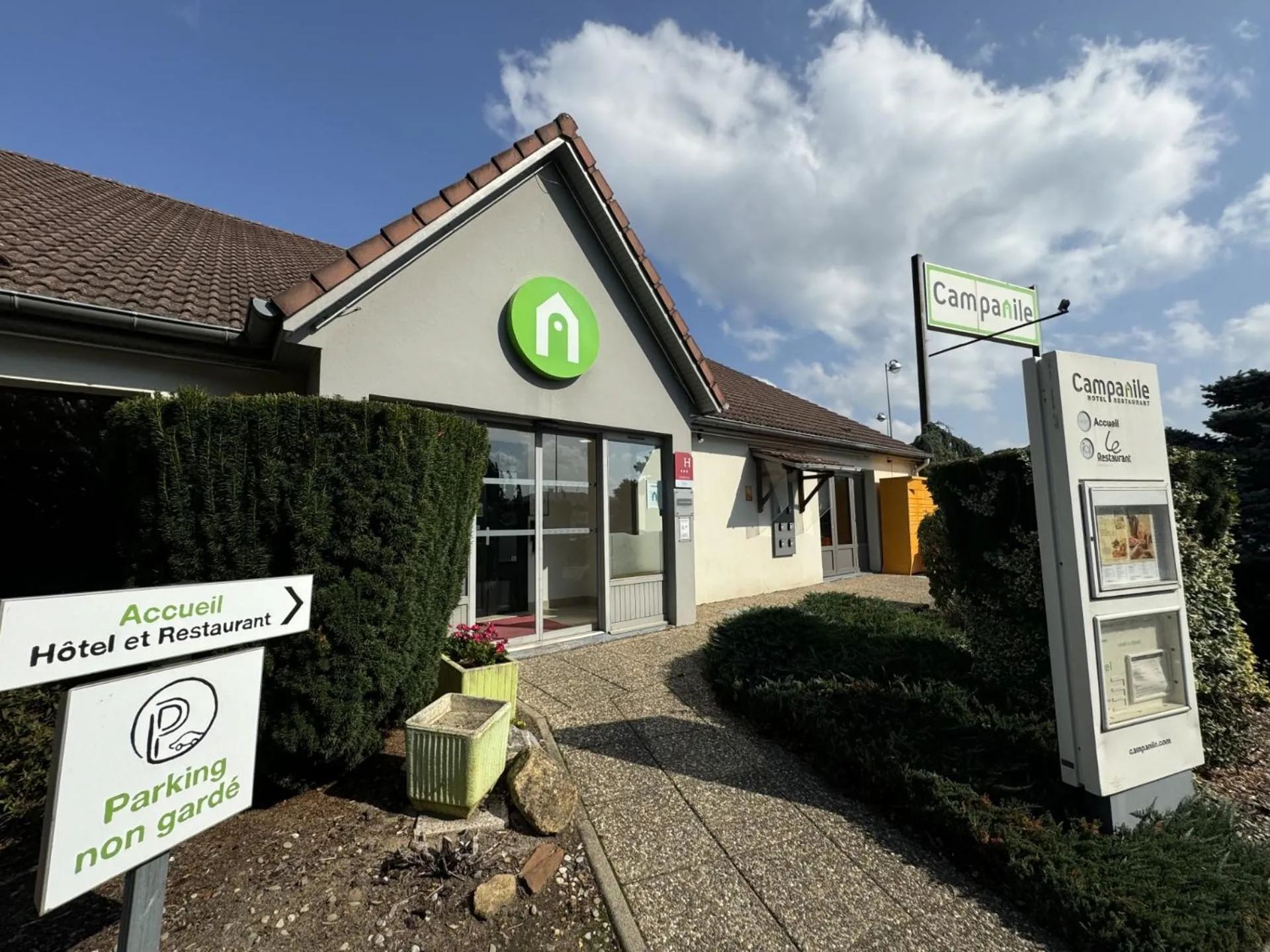 Property building in Campanile Saint-Avold