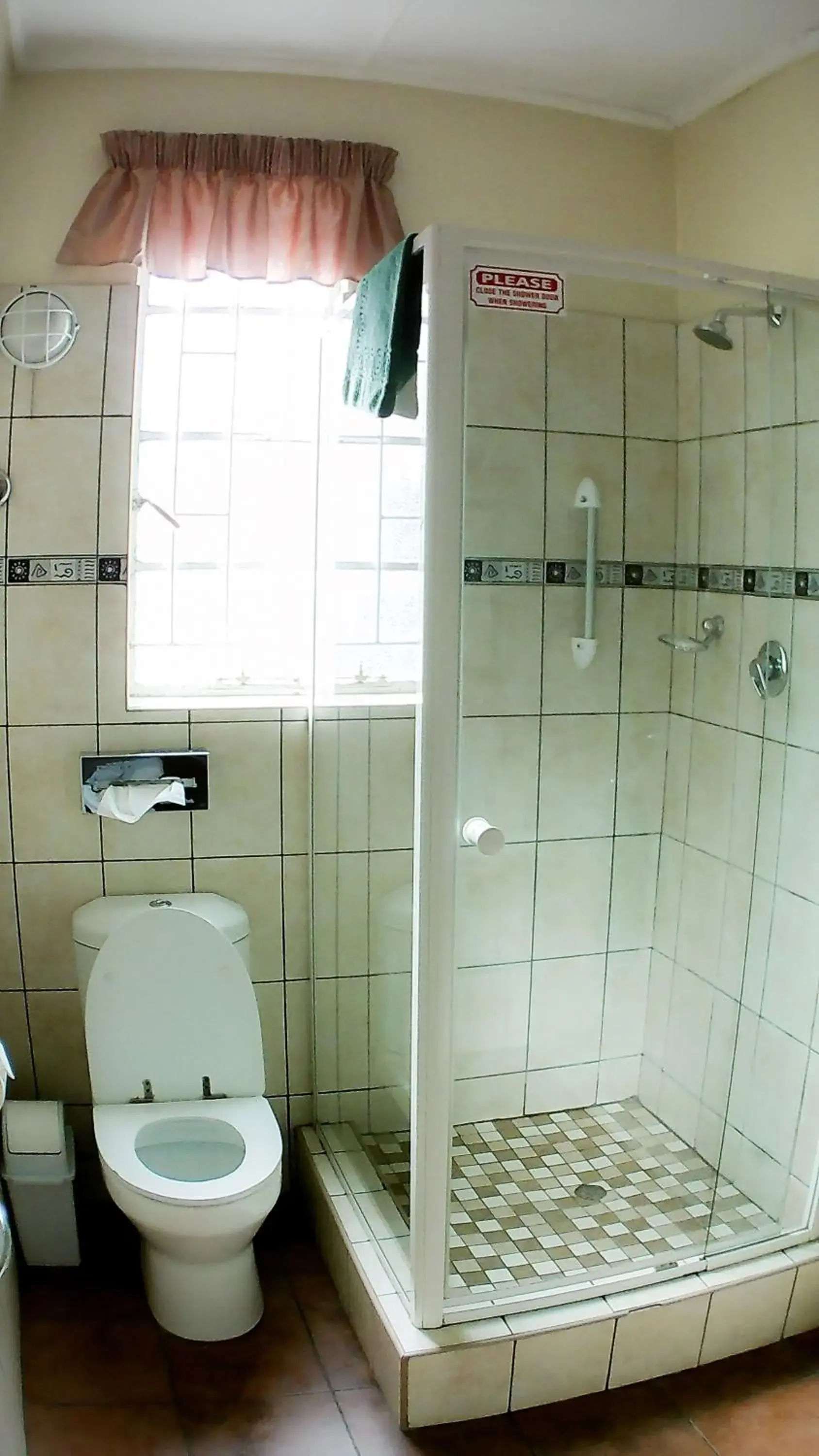 Double Room with Shower - single occupancy in Royal Hotel Ladysmith Double Room with Shower - single occupancy in Royal Hotel Ladysmith