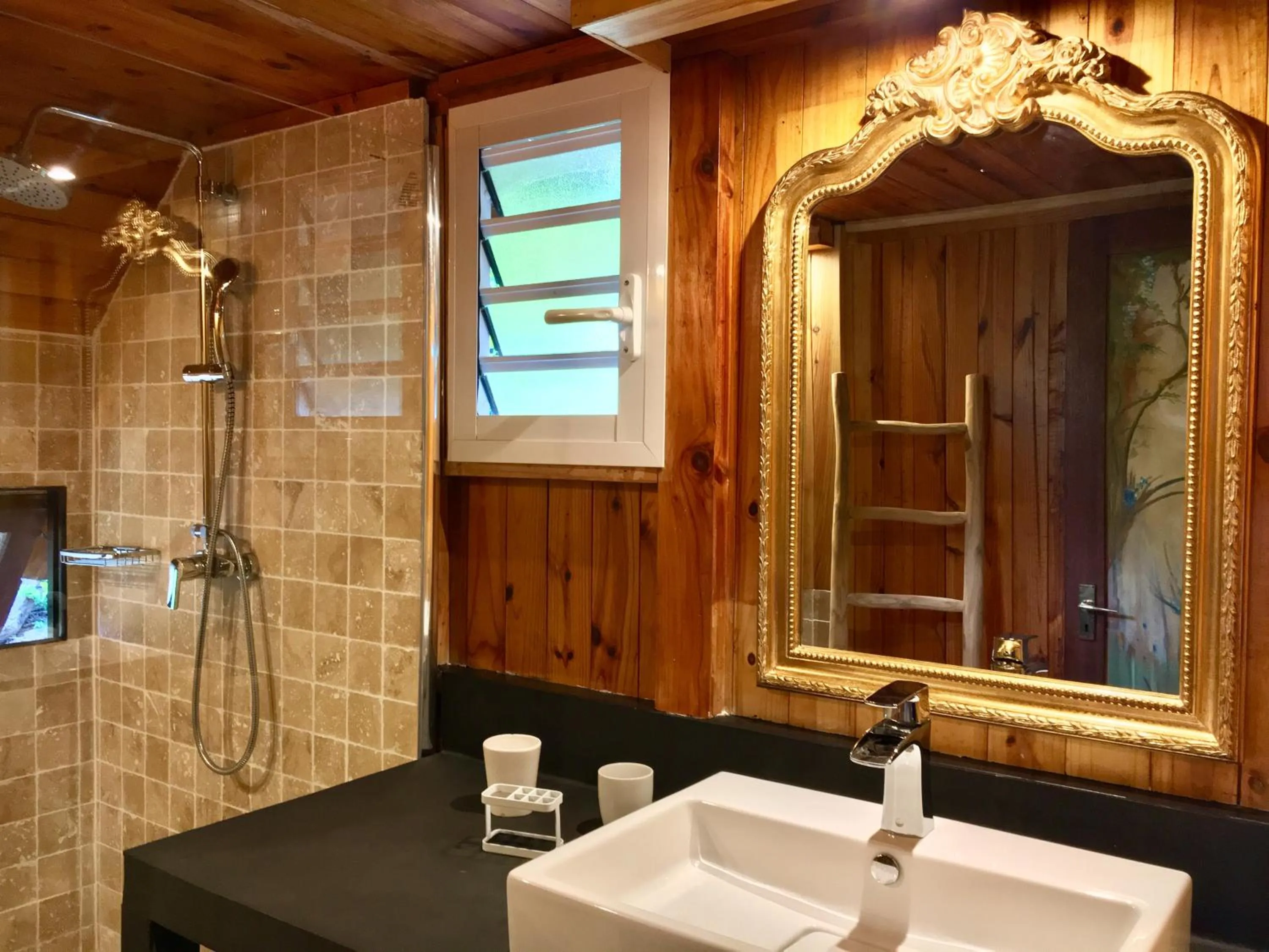 Bathroom in Senteur Vanille