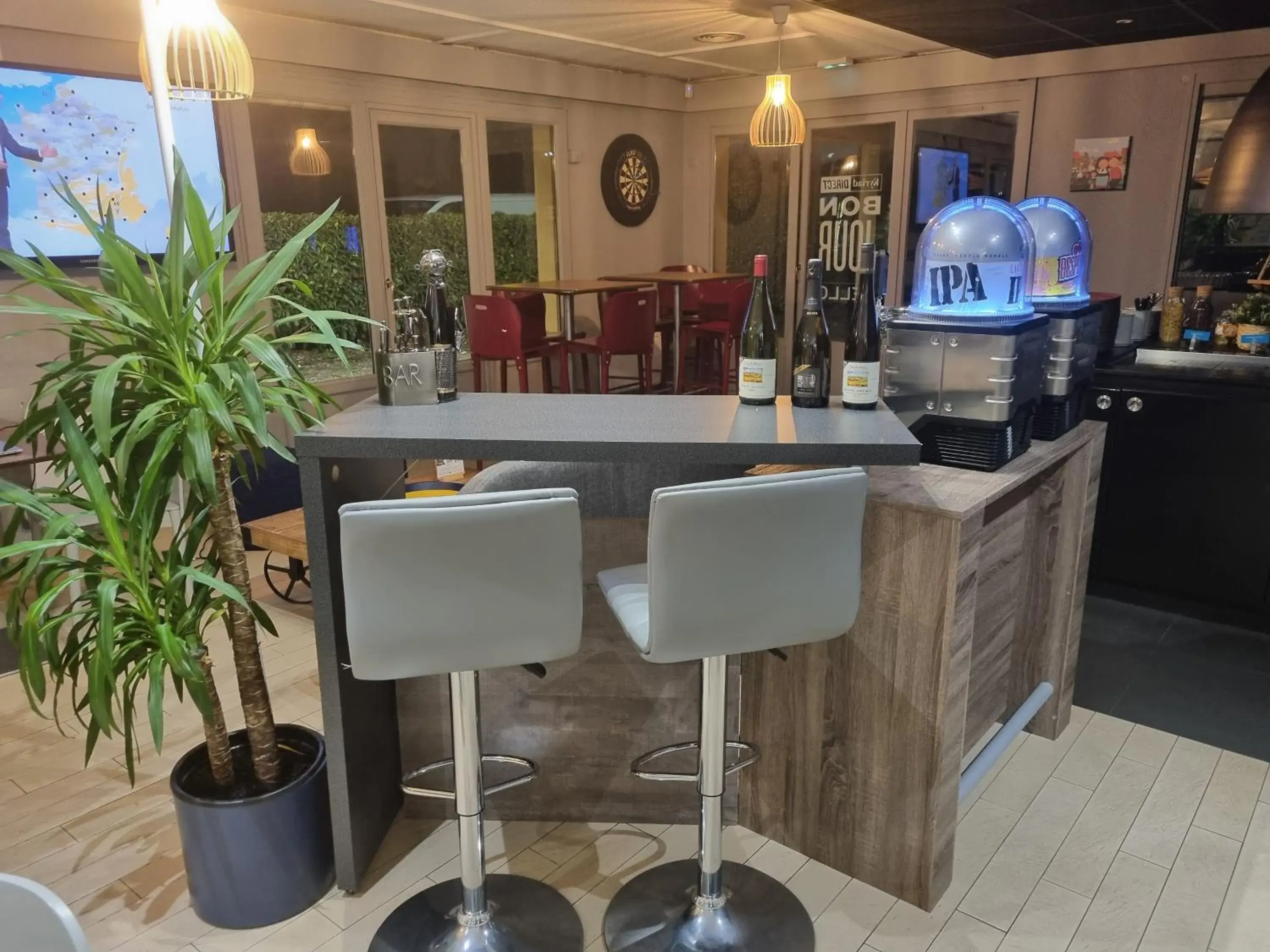 Lounge or bar in Kyriad Direct Strasbourg Ouest - Zénith Lounge or bar in Kyriad Direct Strasbourg Ouest - Zénith