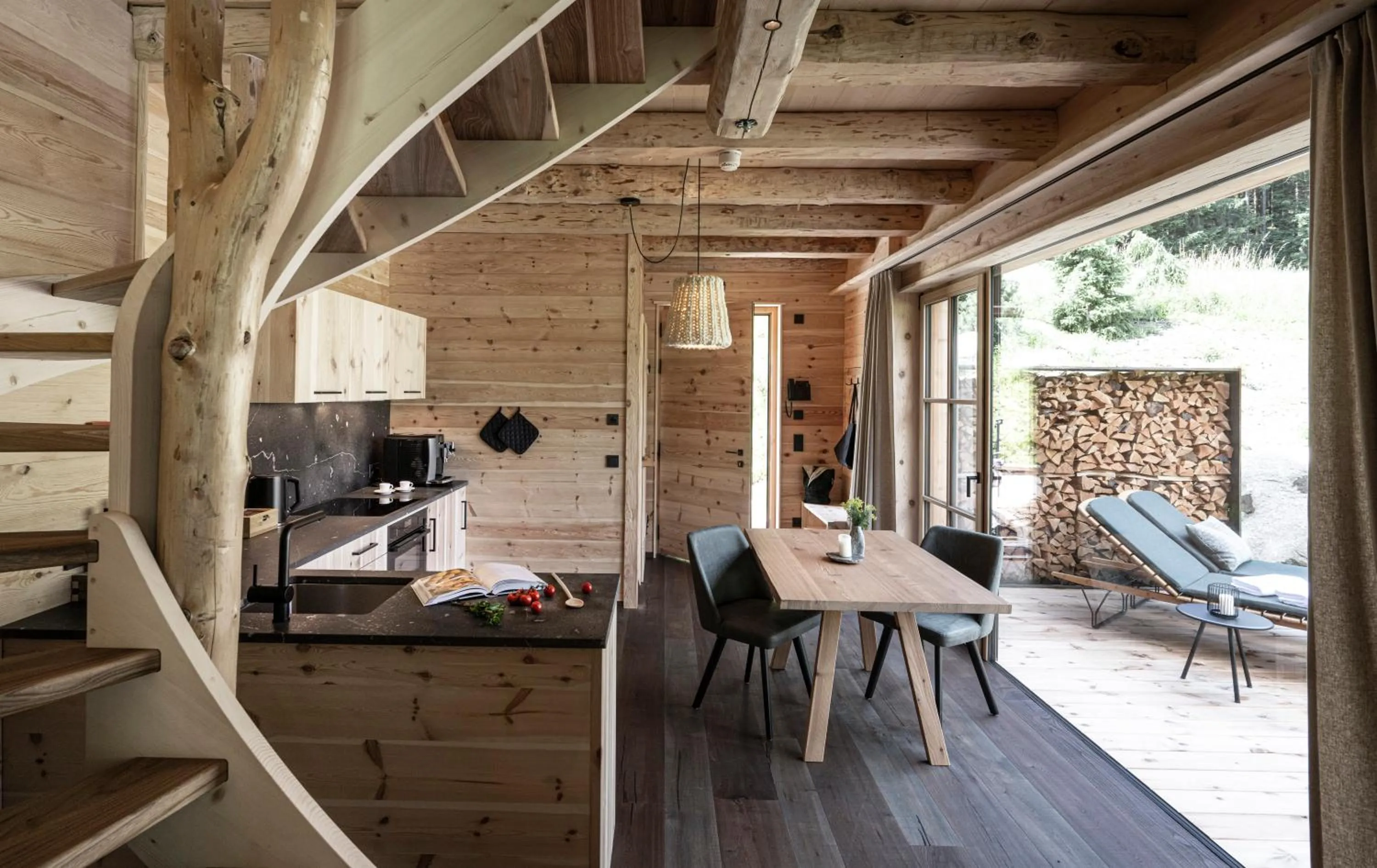 Dining area in Valsegg Chalets Südtirol - luxury and private hideaway
