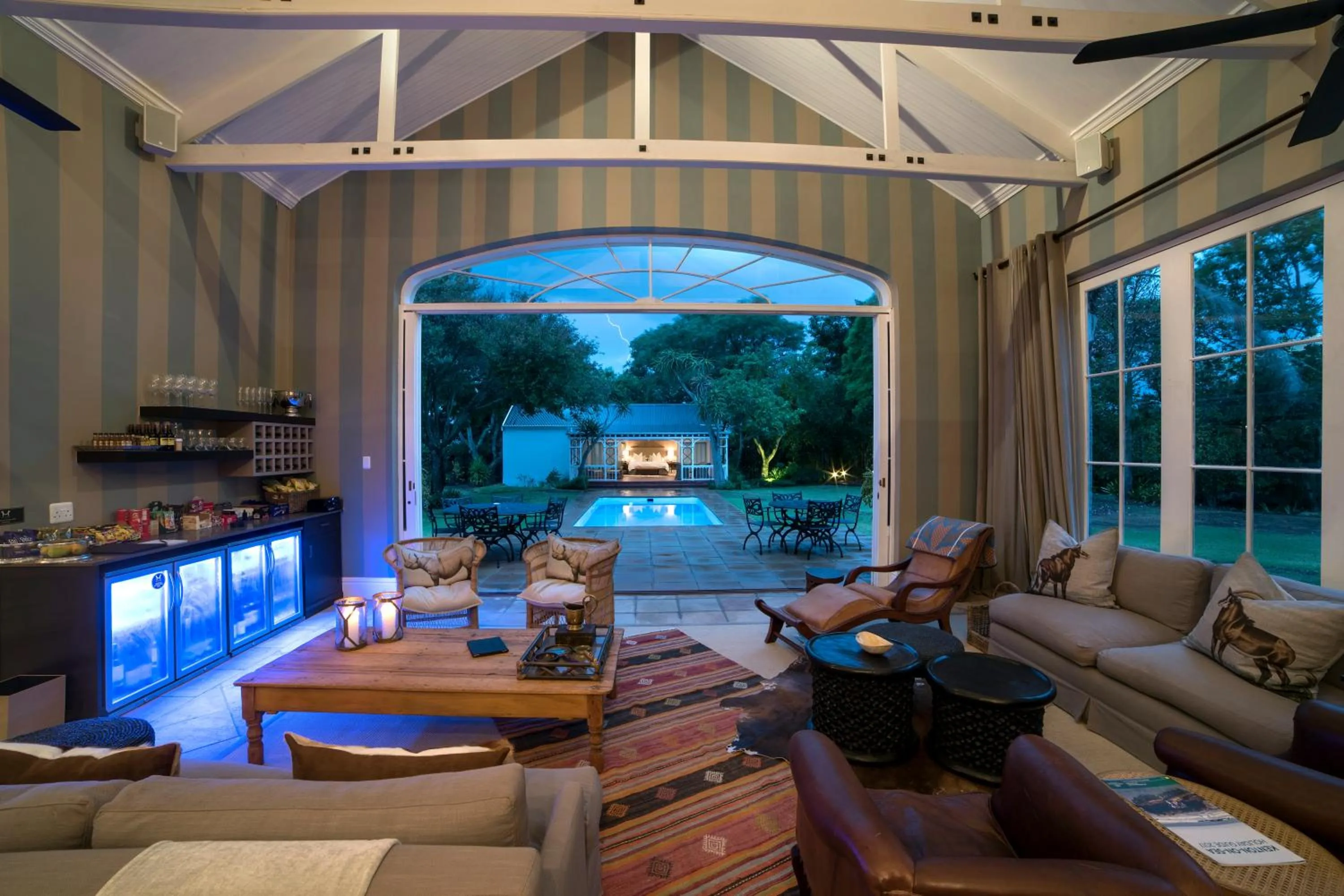 Lounge or bar in The Milner by The Oyster Collection