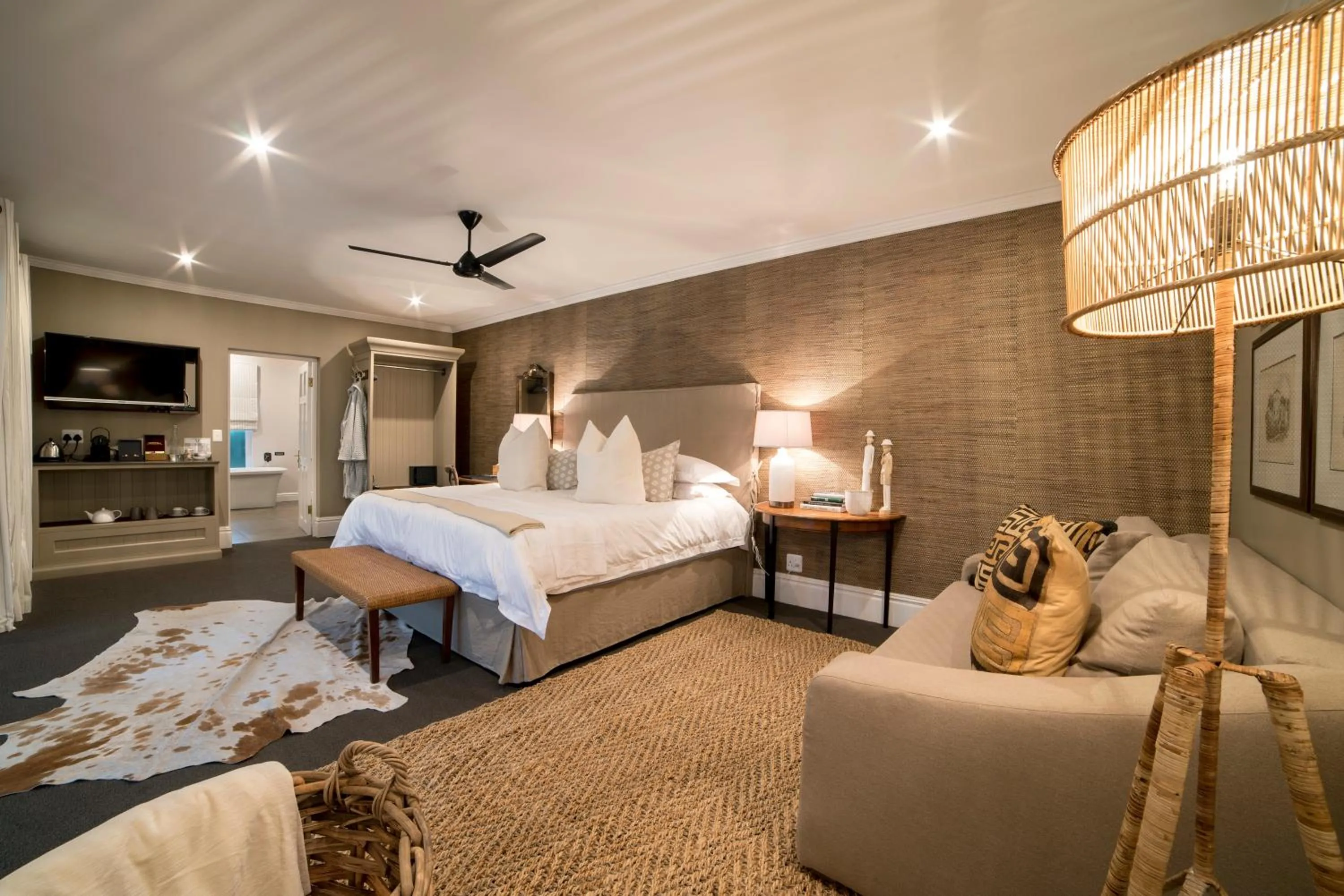 Bathroom, Bed in The Milner by The Oyster Collection