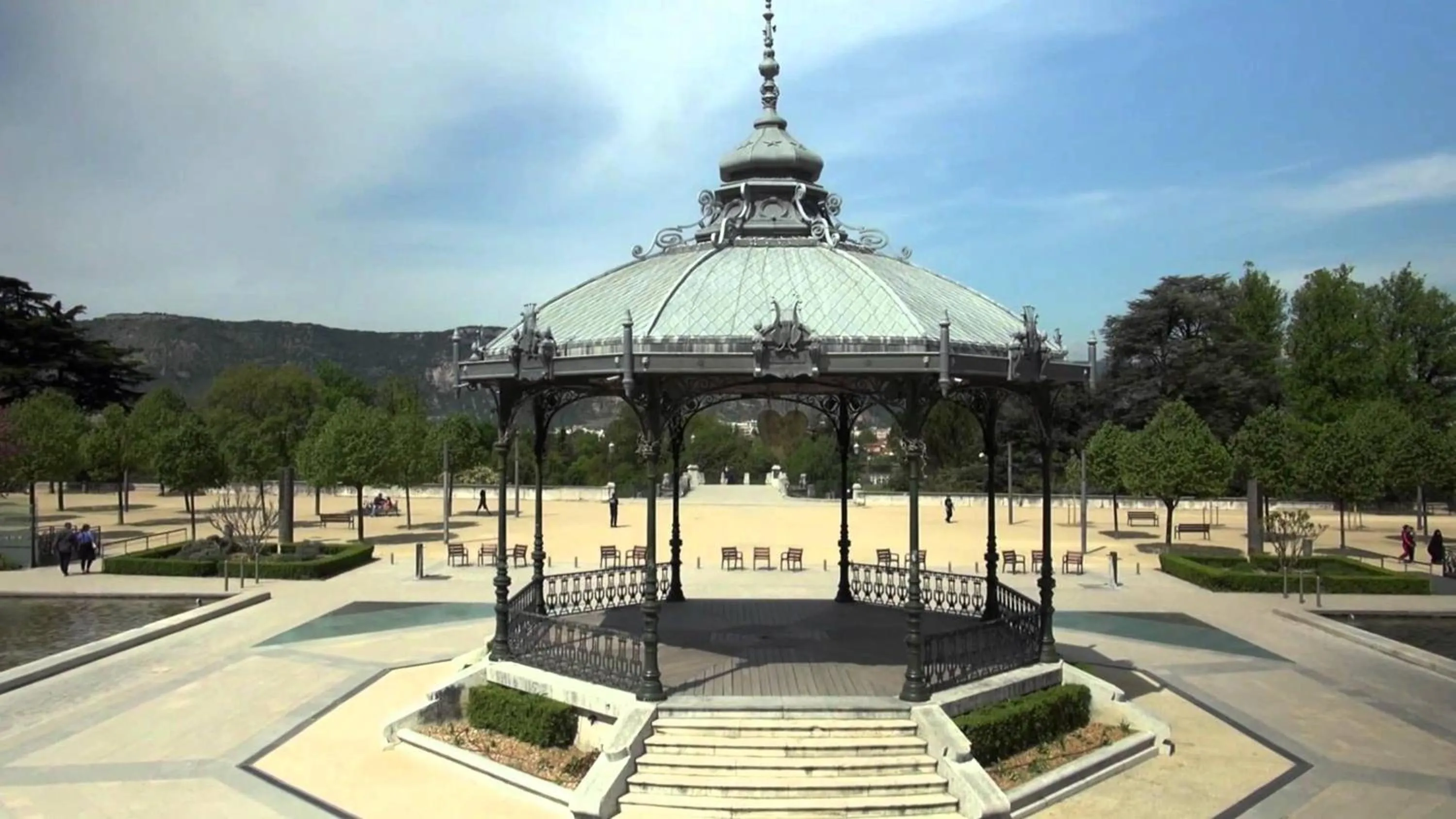 Nearby landmark in Campanile Valence Sud