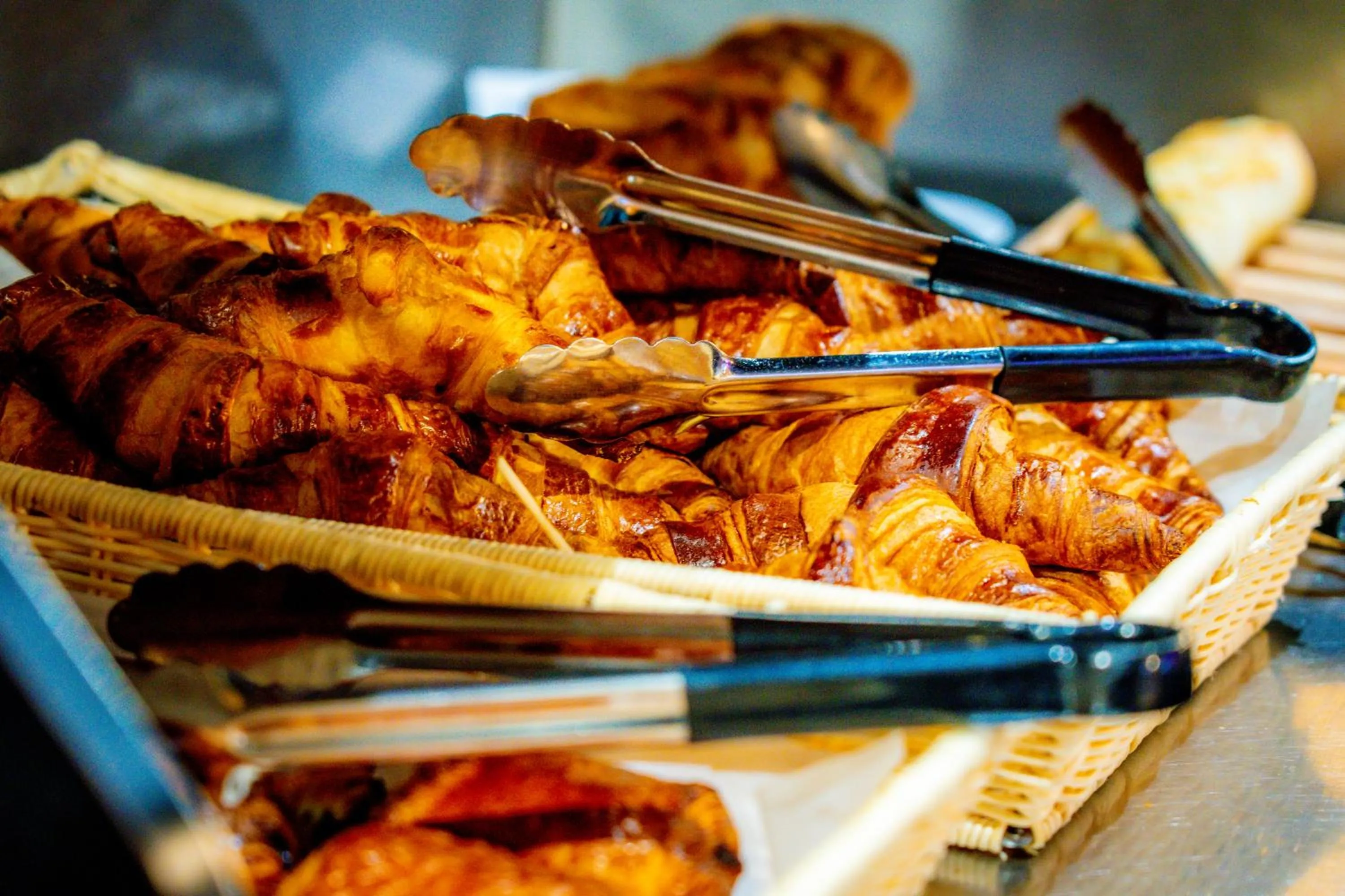 Food and drinks in Campanile Vichy - Bellerive