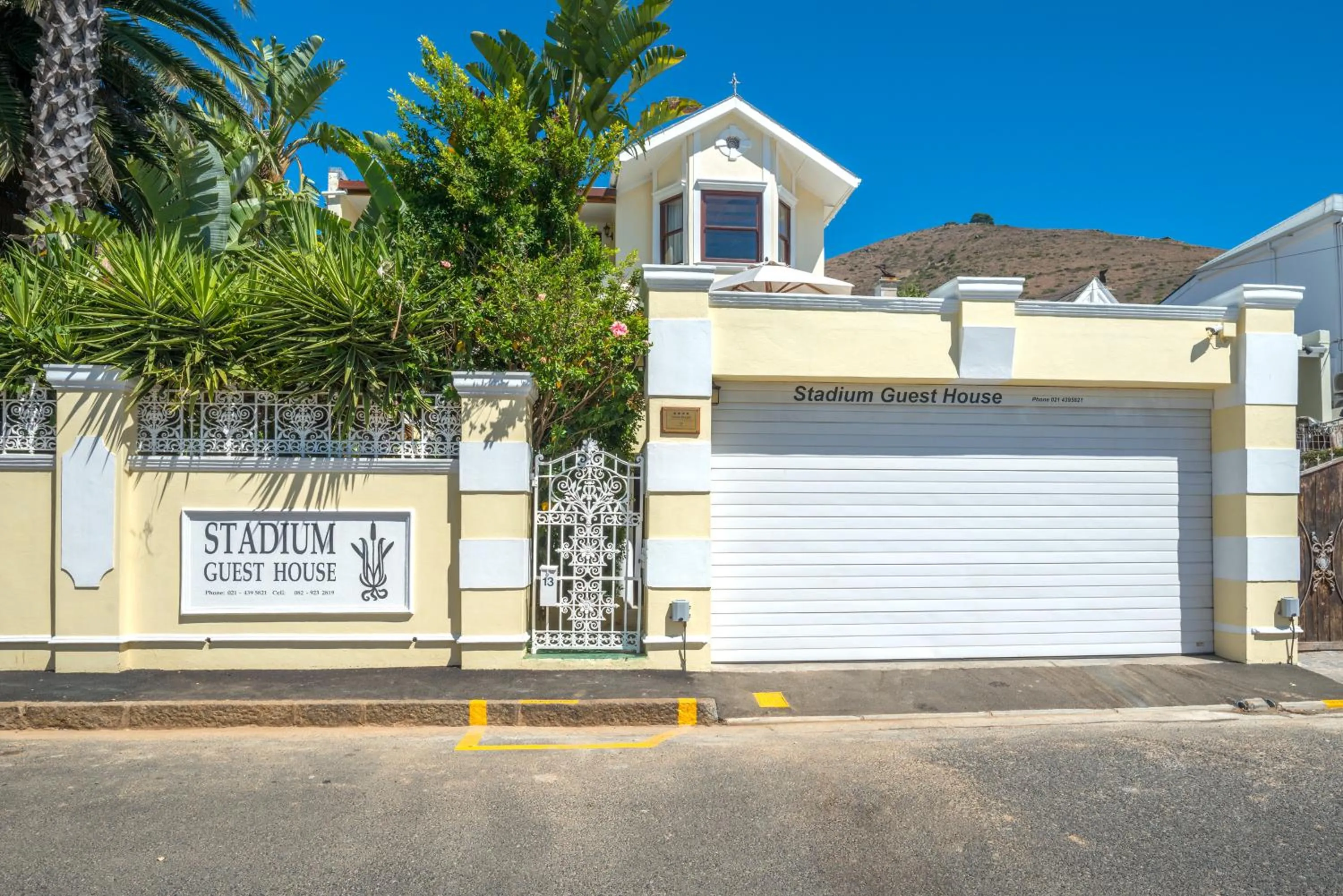 Facade/entrance in Stadium Guest House
