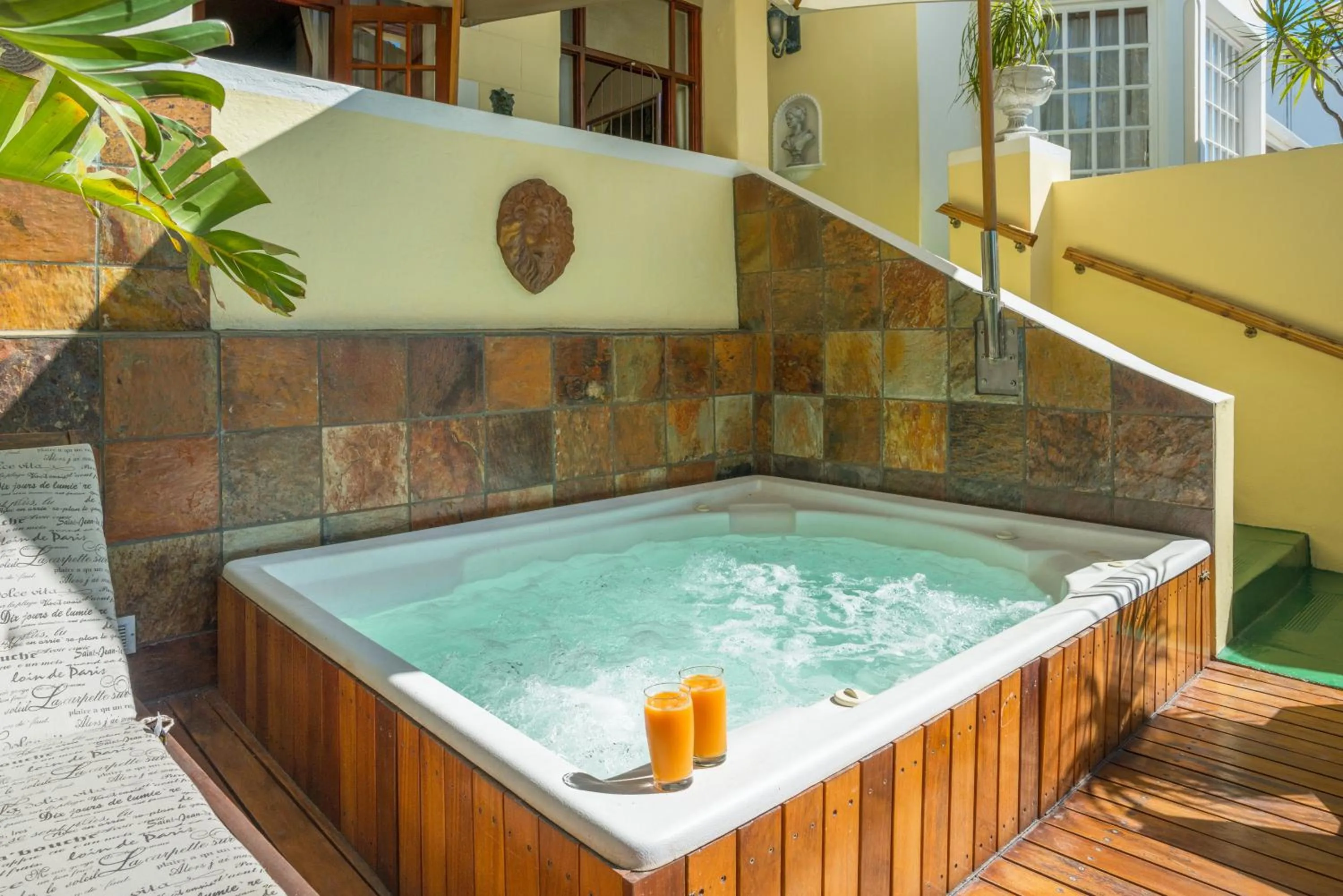 Hot Tub in Stadium Guest House