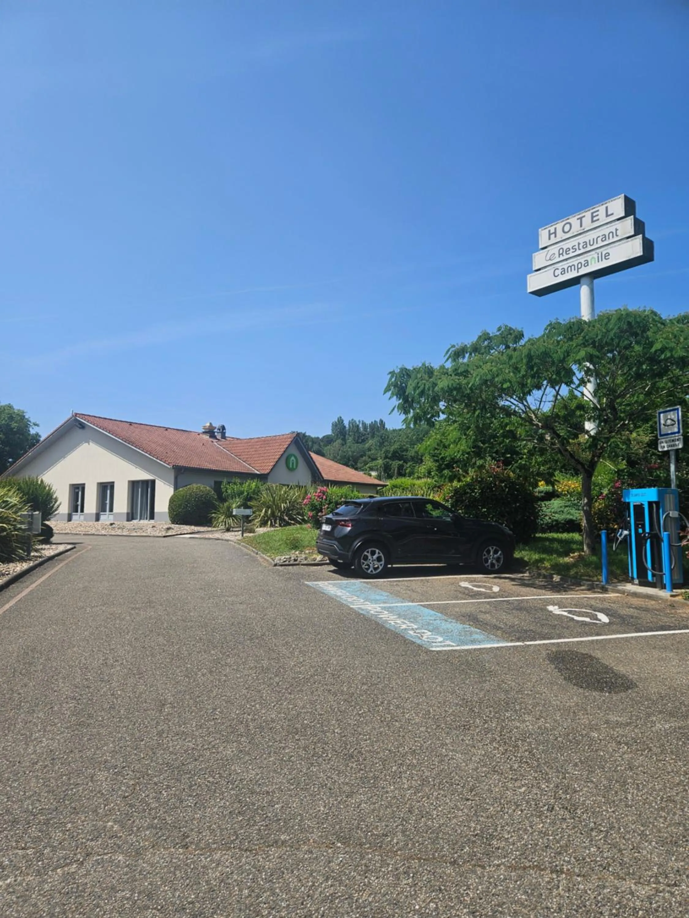 Restaurant/places to eat in Campanile Villeneuve-Sur-Lot