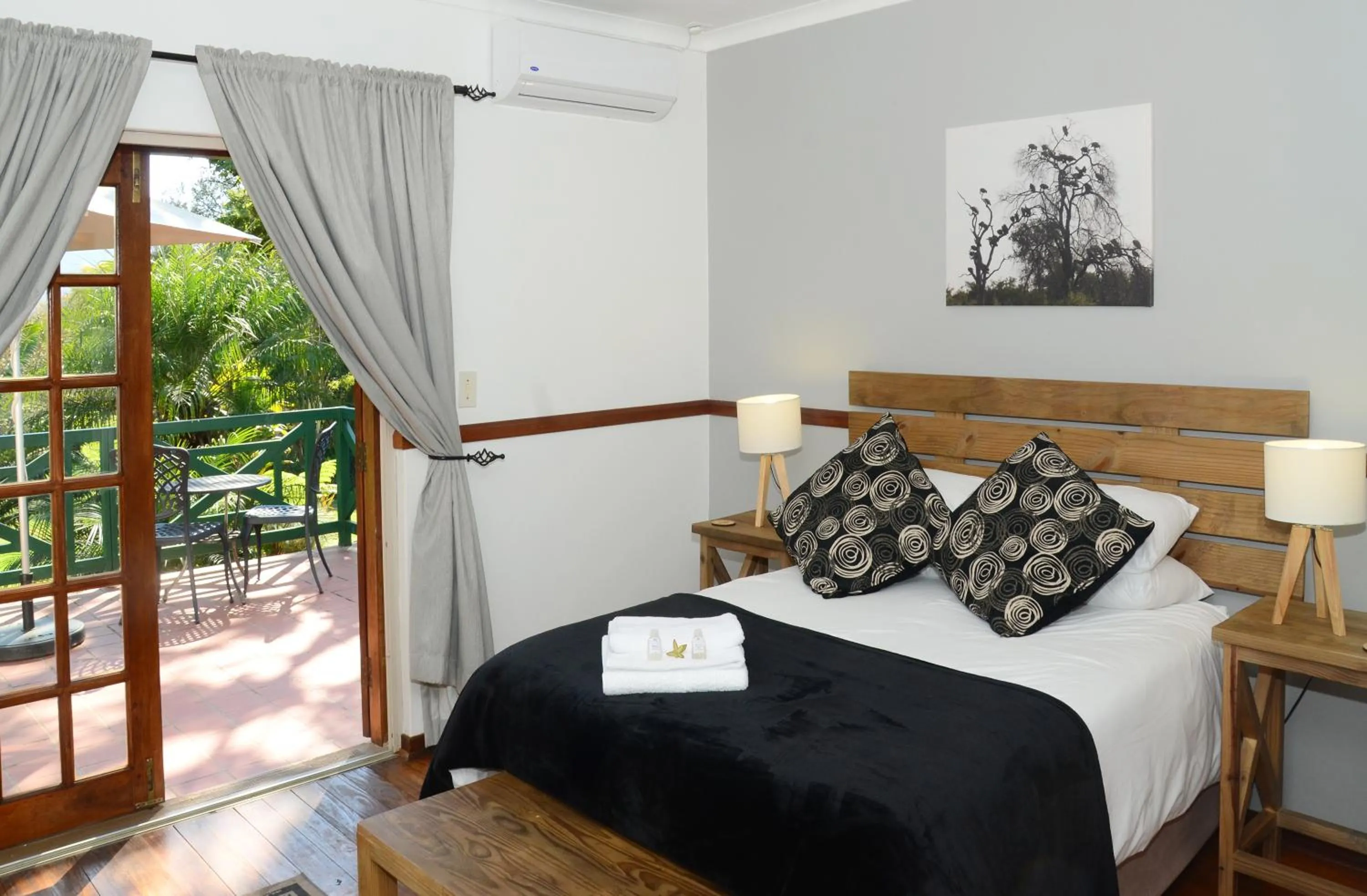 Bed in Cuckoos Nest Guest House