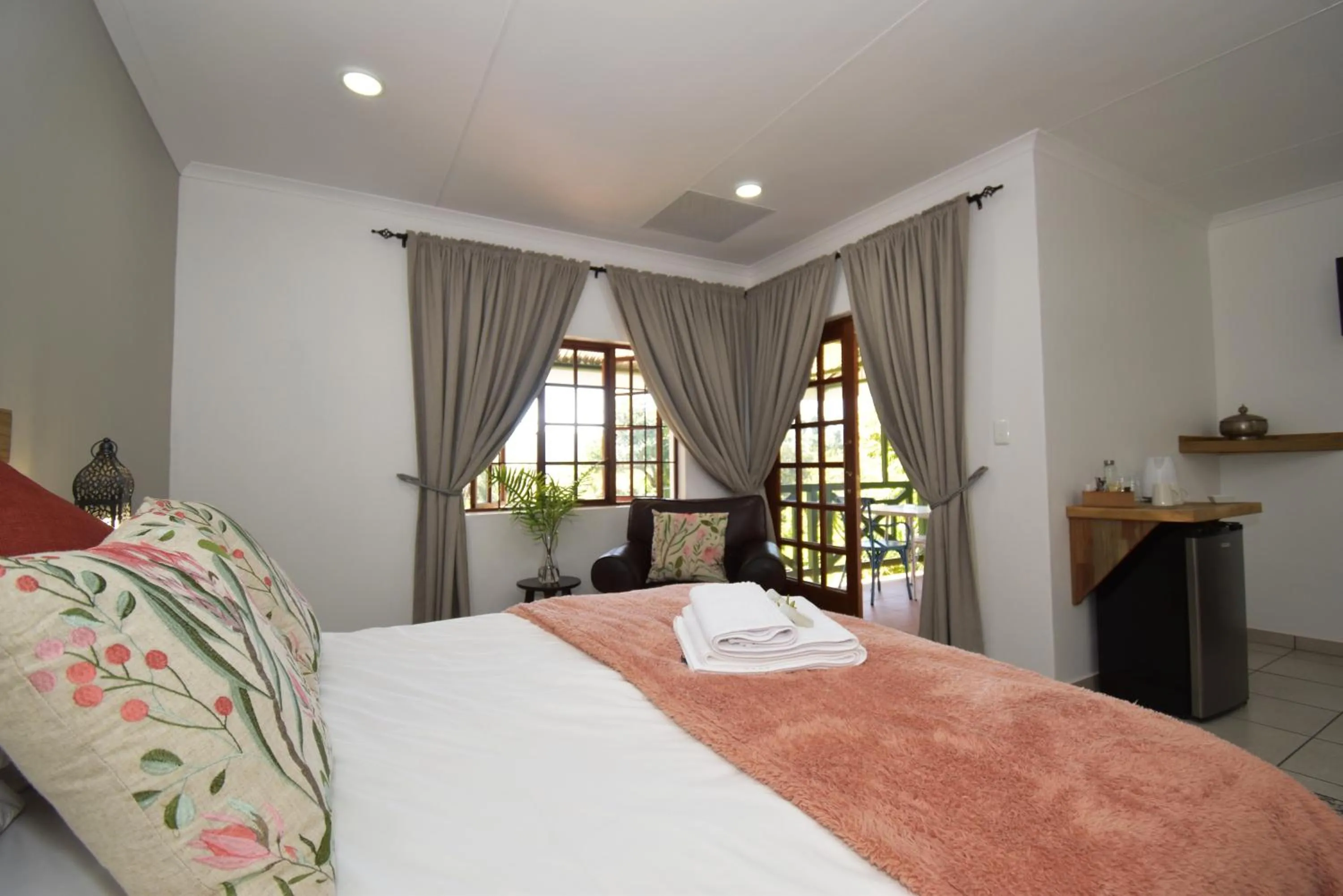 Bed in Cuckoos Nest Guest House